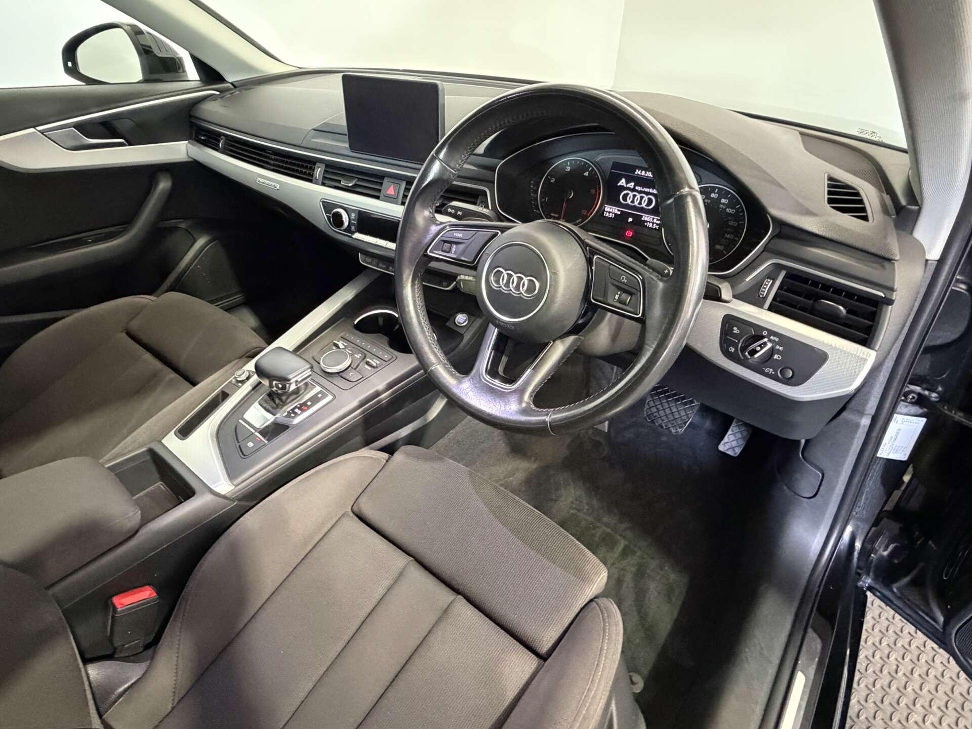 Audi A4 view 14