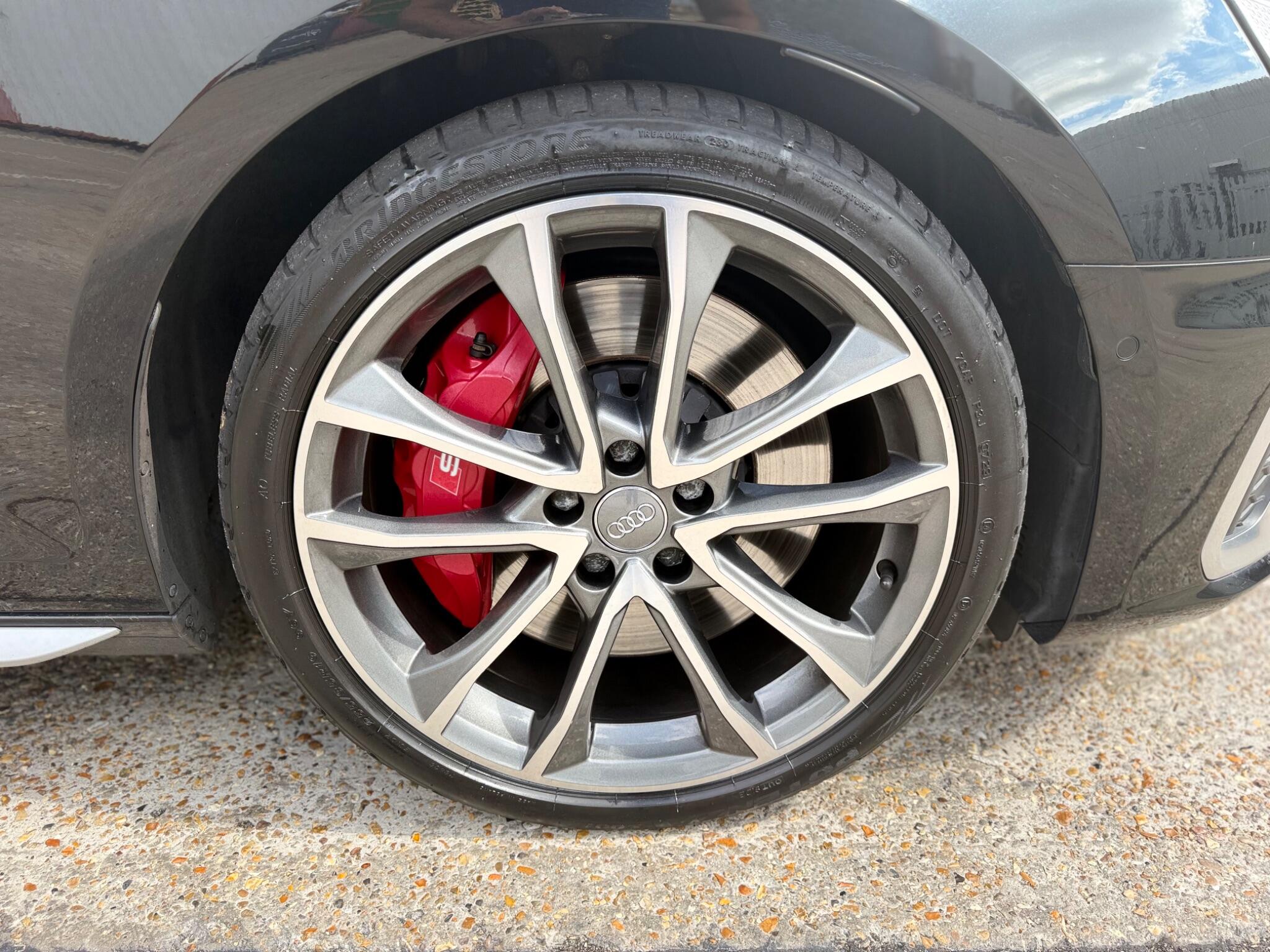 Audi S4 view 26