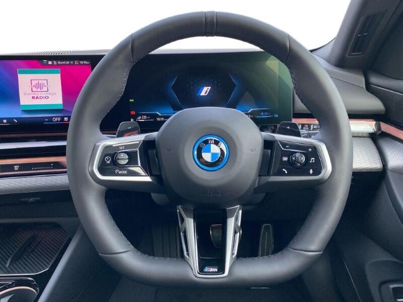 BMW 5 Series view 5
