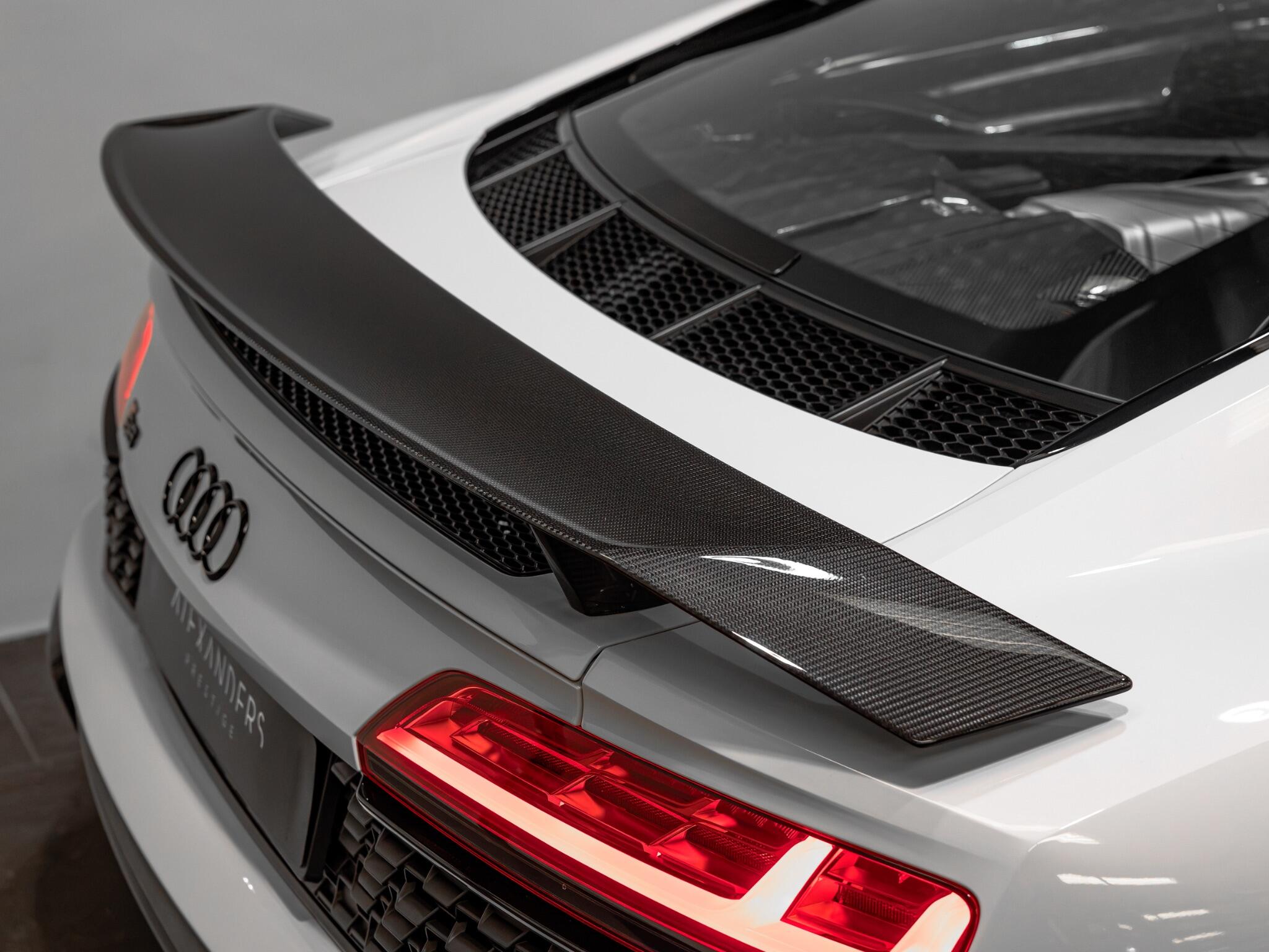 Audi R8 view 14