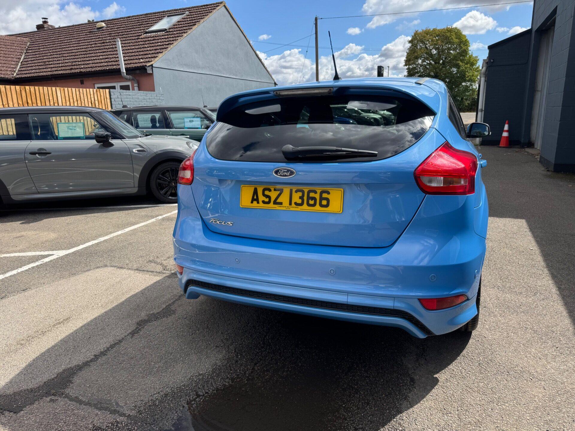 Ford Focus view 7