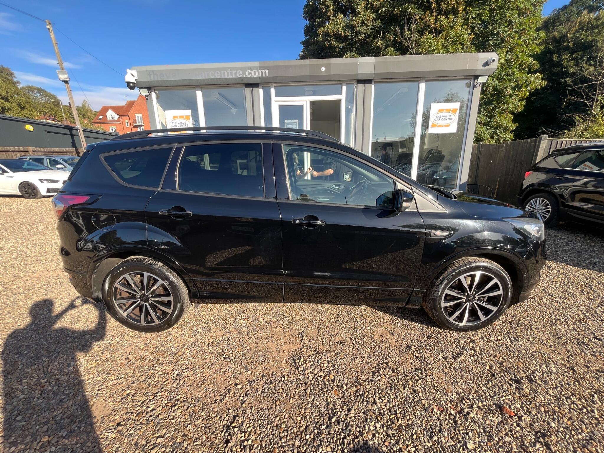 Ford Kuga view 3