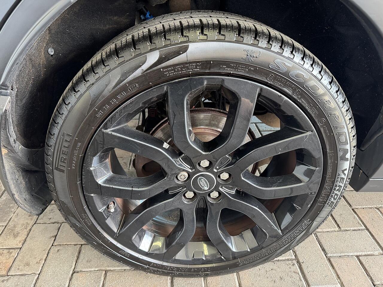 Land Rover Range Rover Evoque view 29