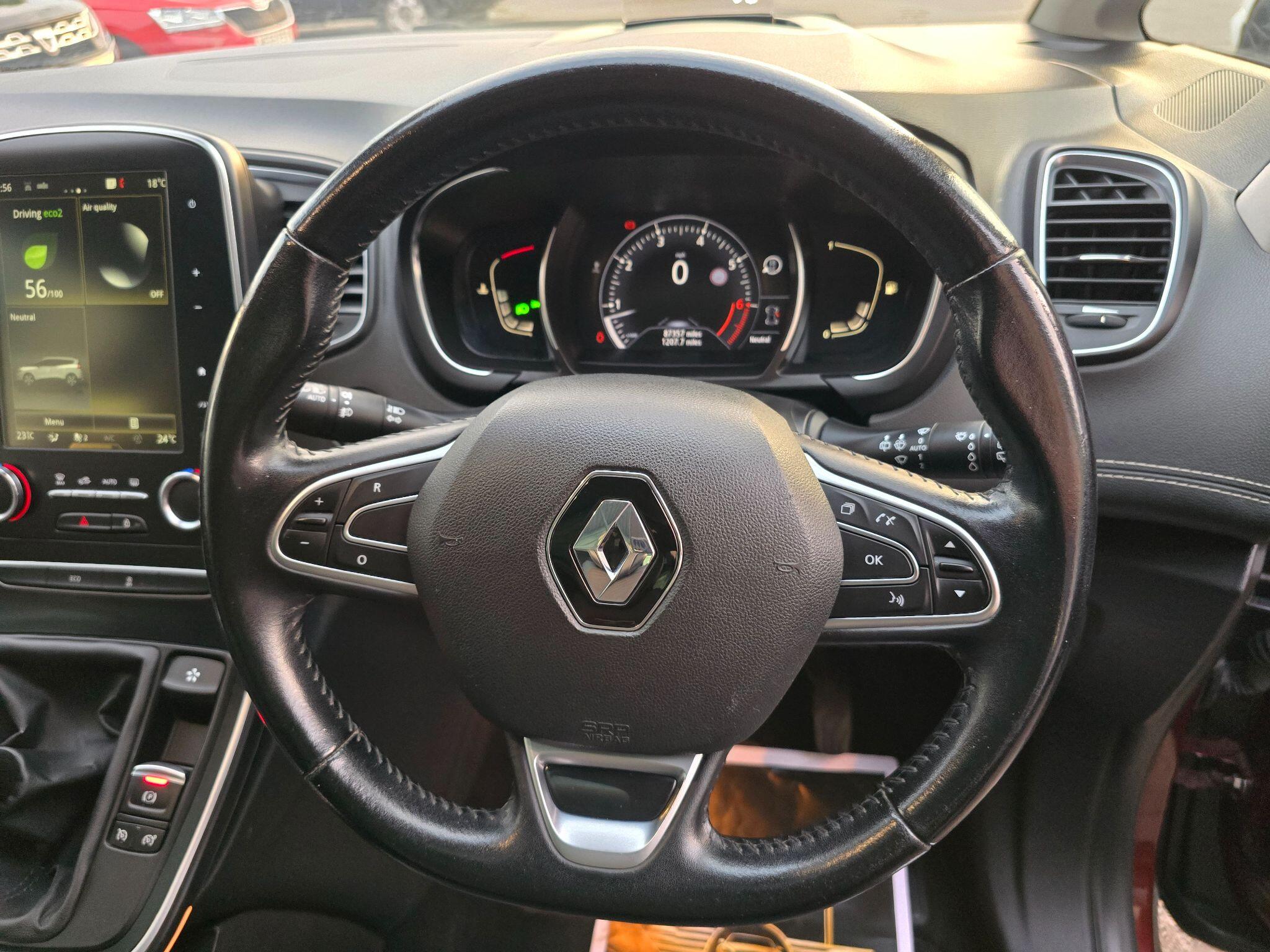 Renault Grand Scenic view 25