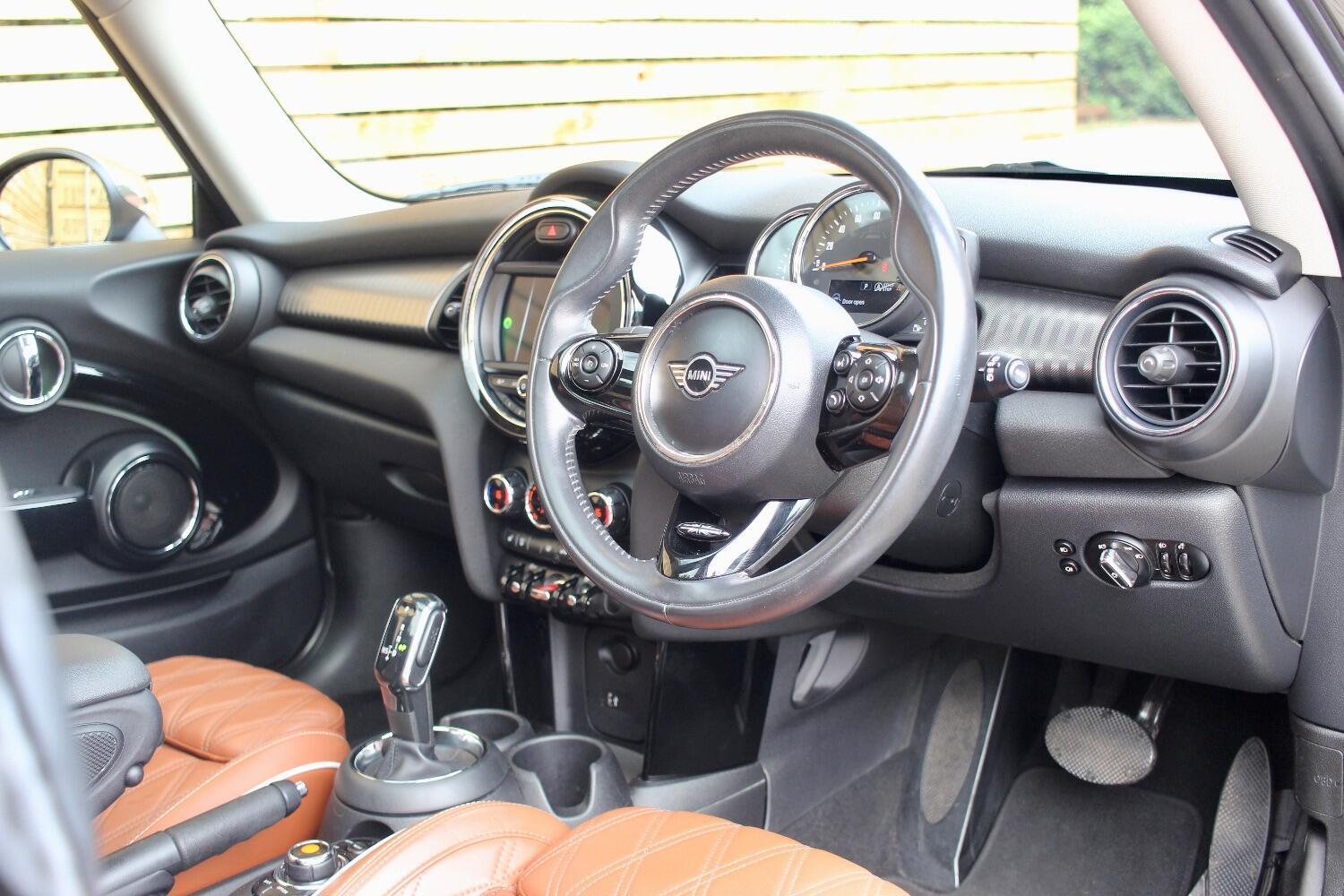 Mini Hatch view 3