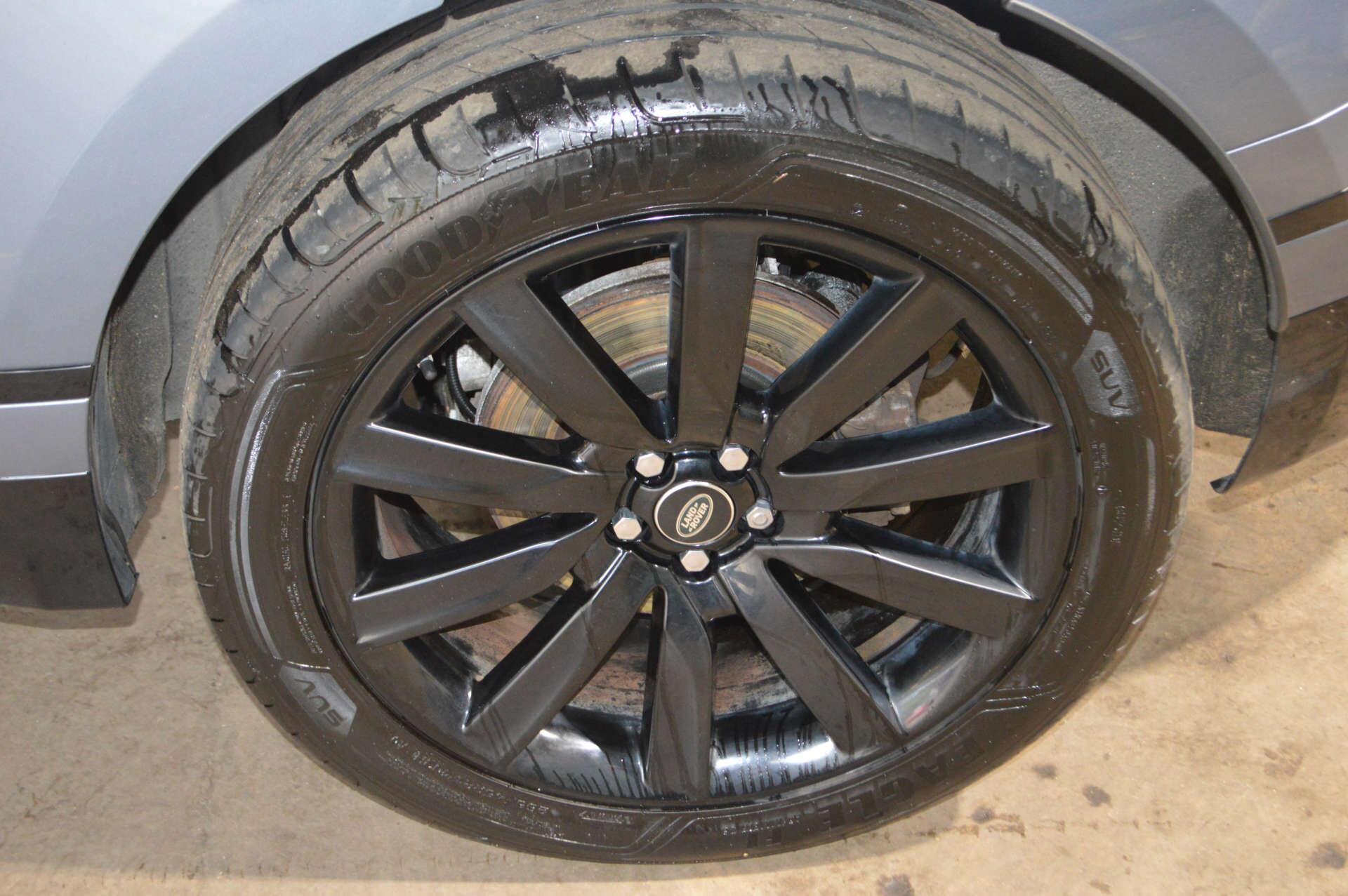 Land Rover Range Rover Velar view 58