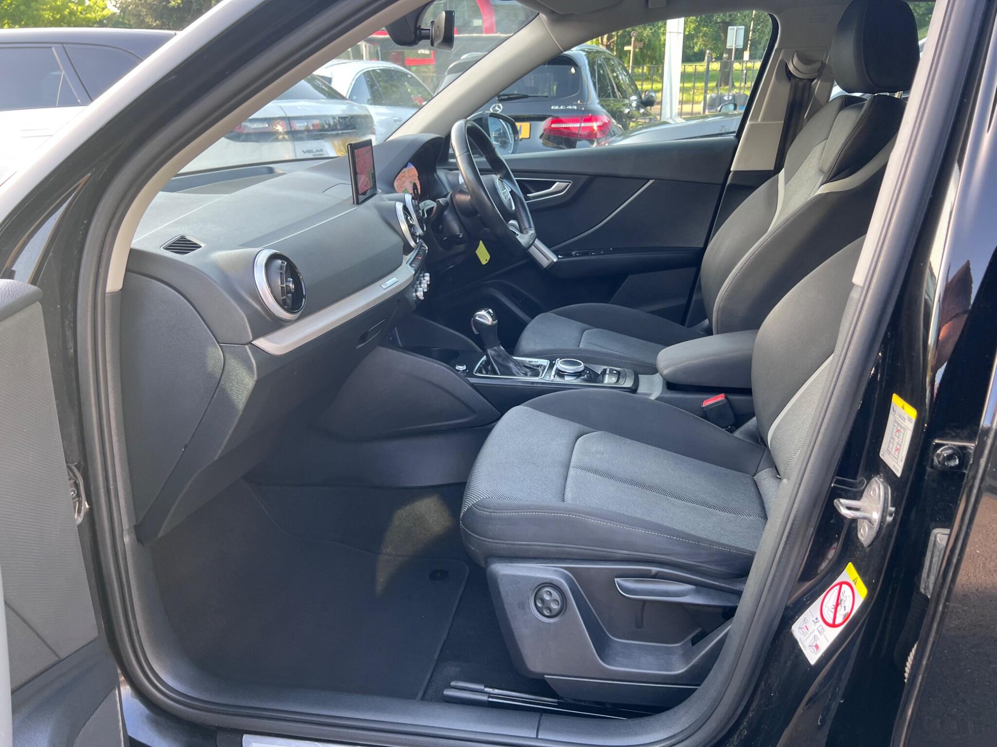Audi Q2 view 31
