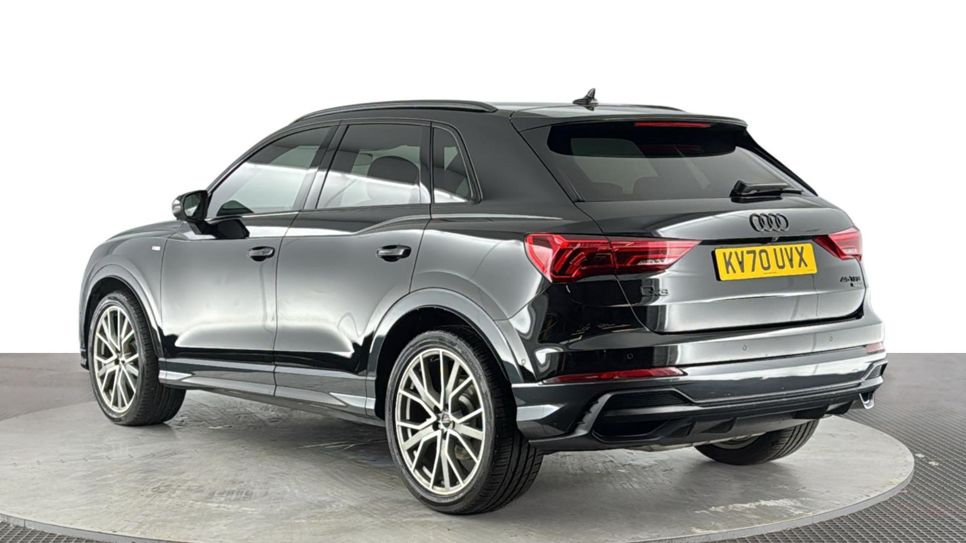 Audi Q3 view 6