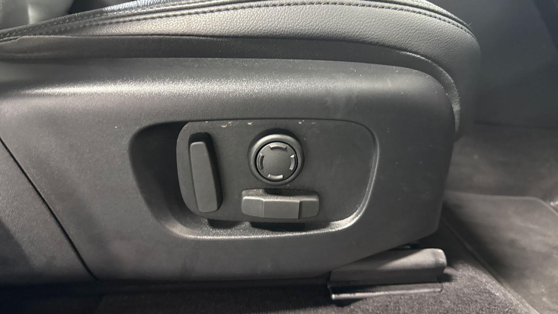 Land Rover Range Rover Evoque view 27