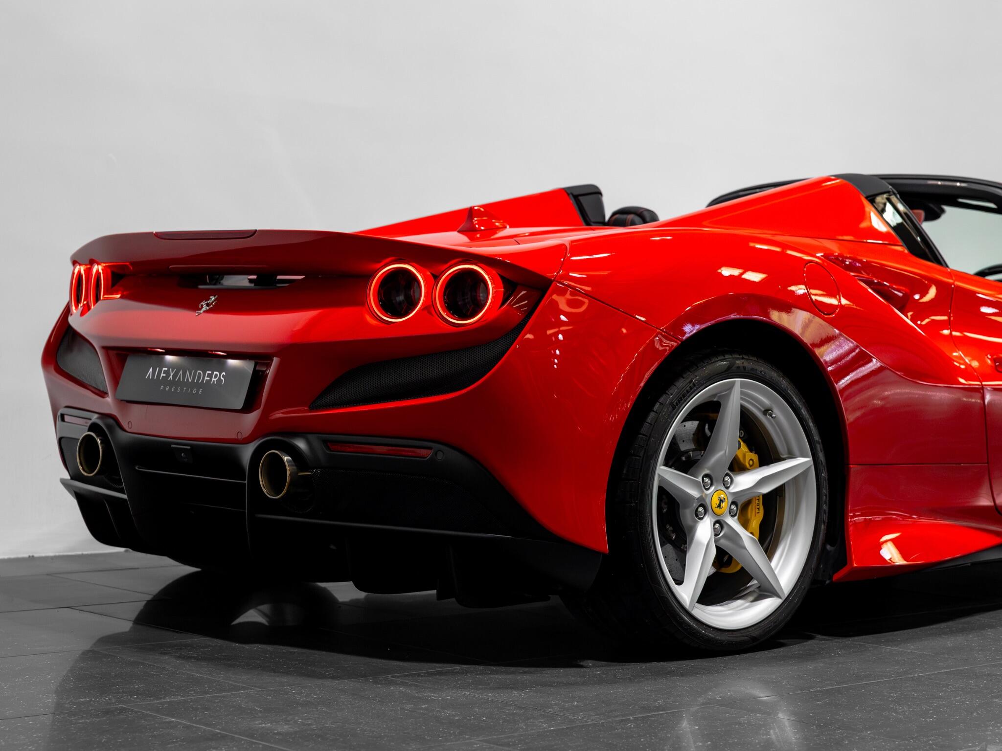Ferrari F8 Tributo view 13