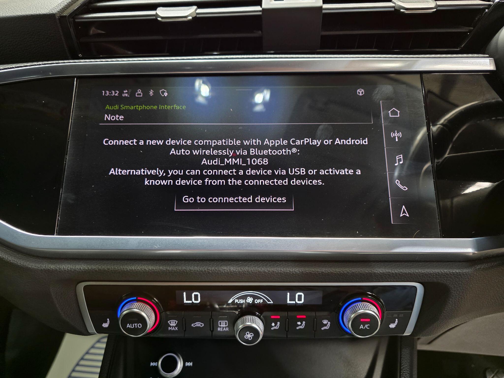 Audi Q3 view 9
