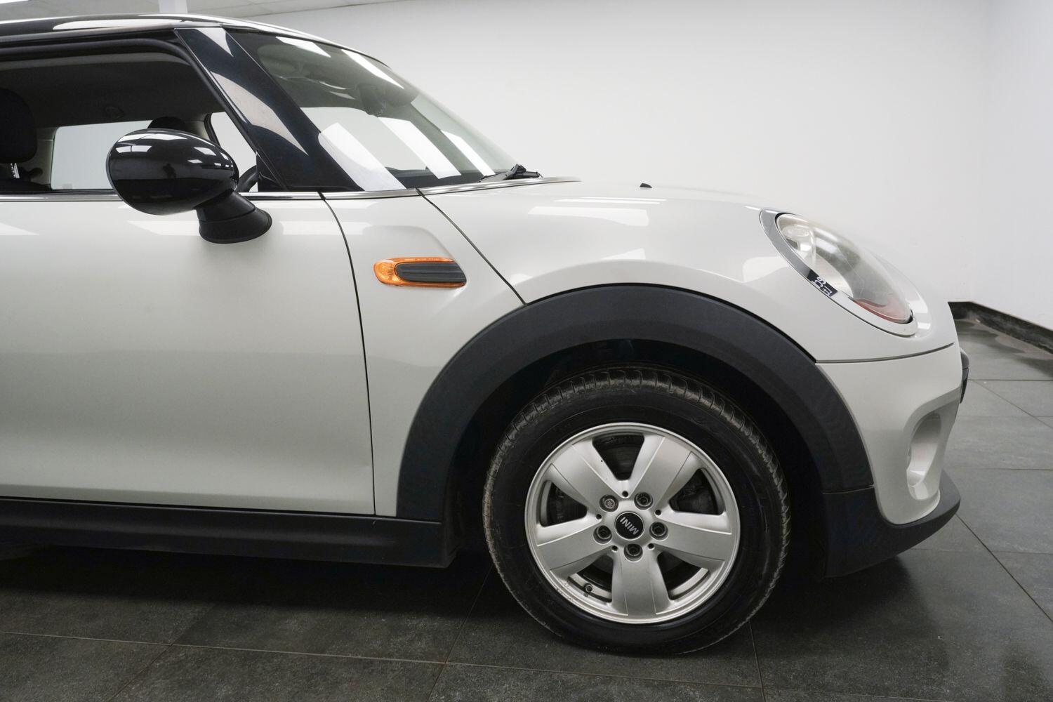 Mini Cooper view 5