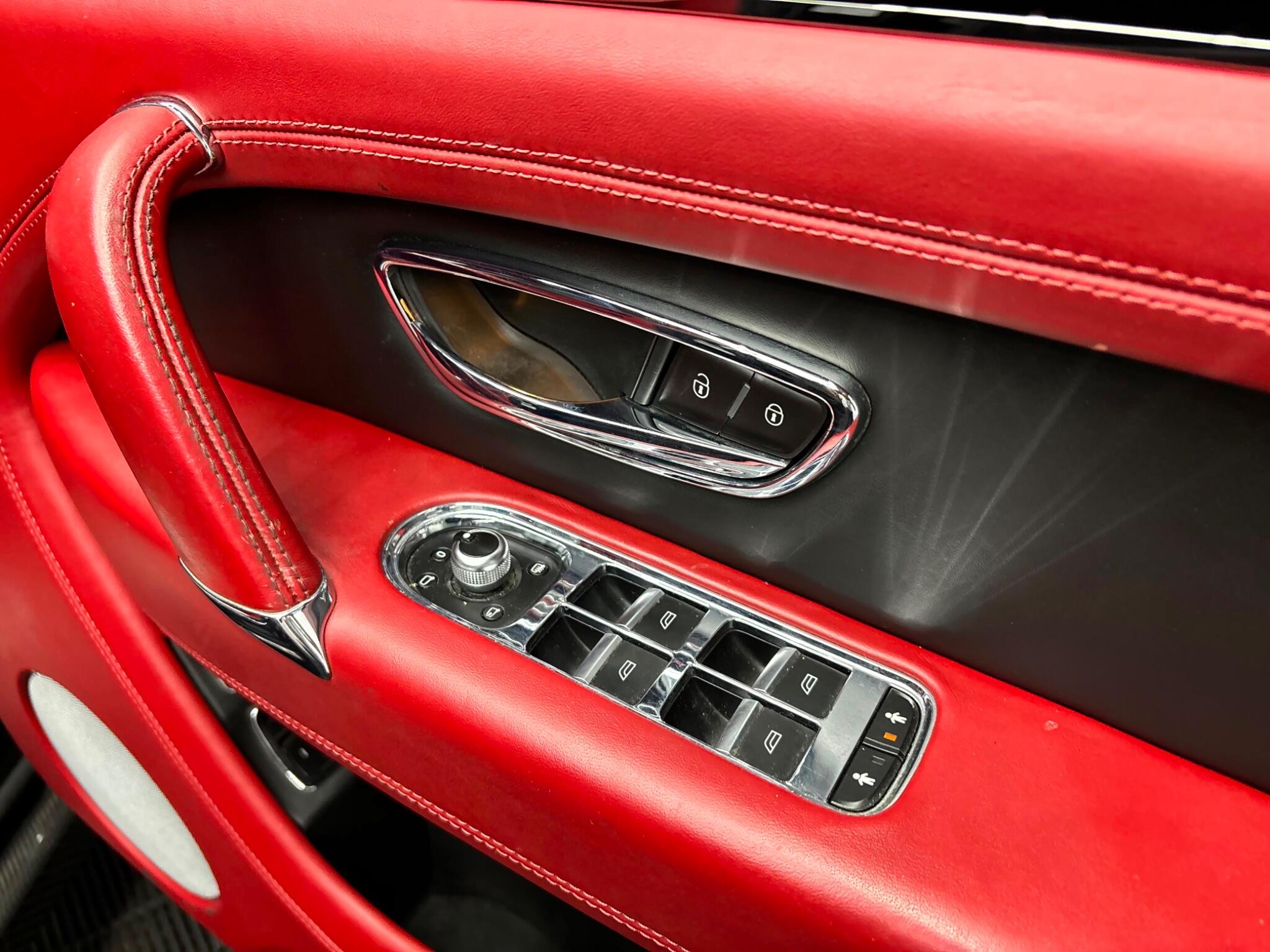 Bentley Bentayga view 19