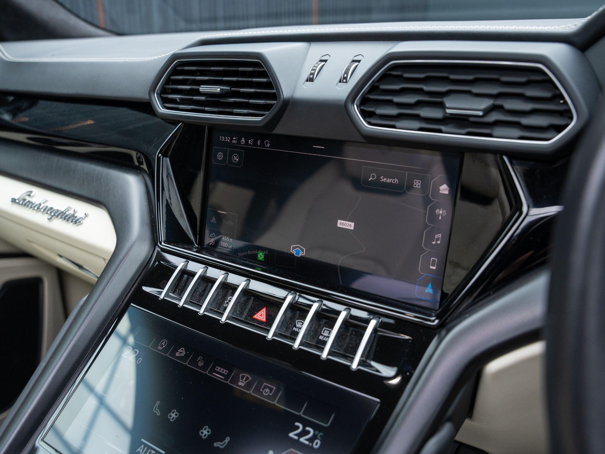 Lamborghini Urus view 8