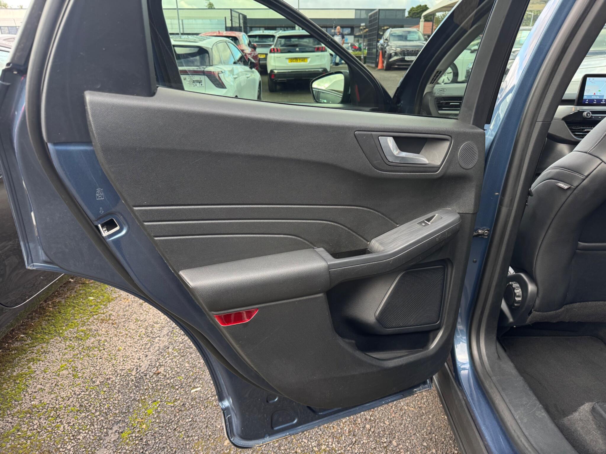 Ford Kuga view 38
