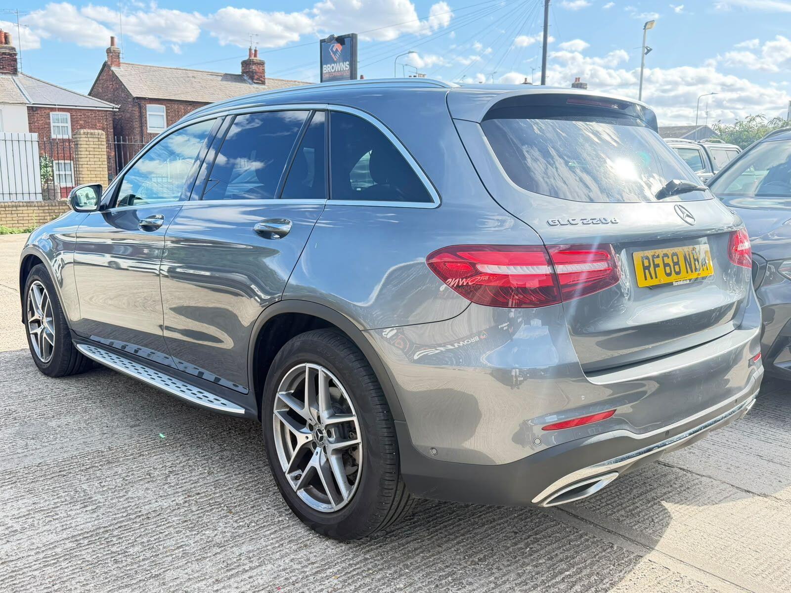 Mercedes-Benz GLC view 4