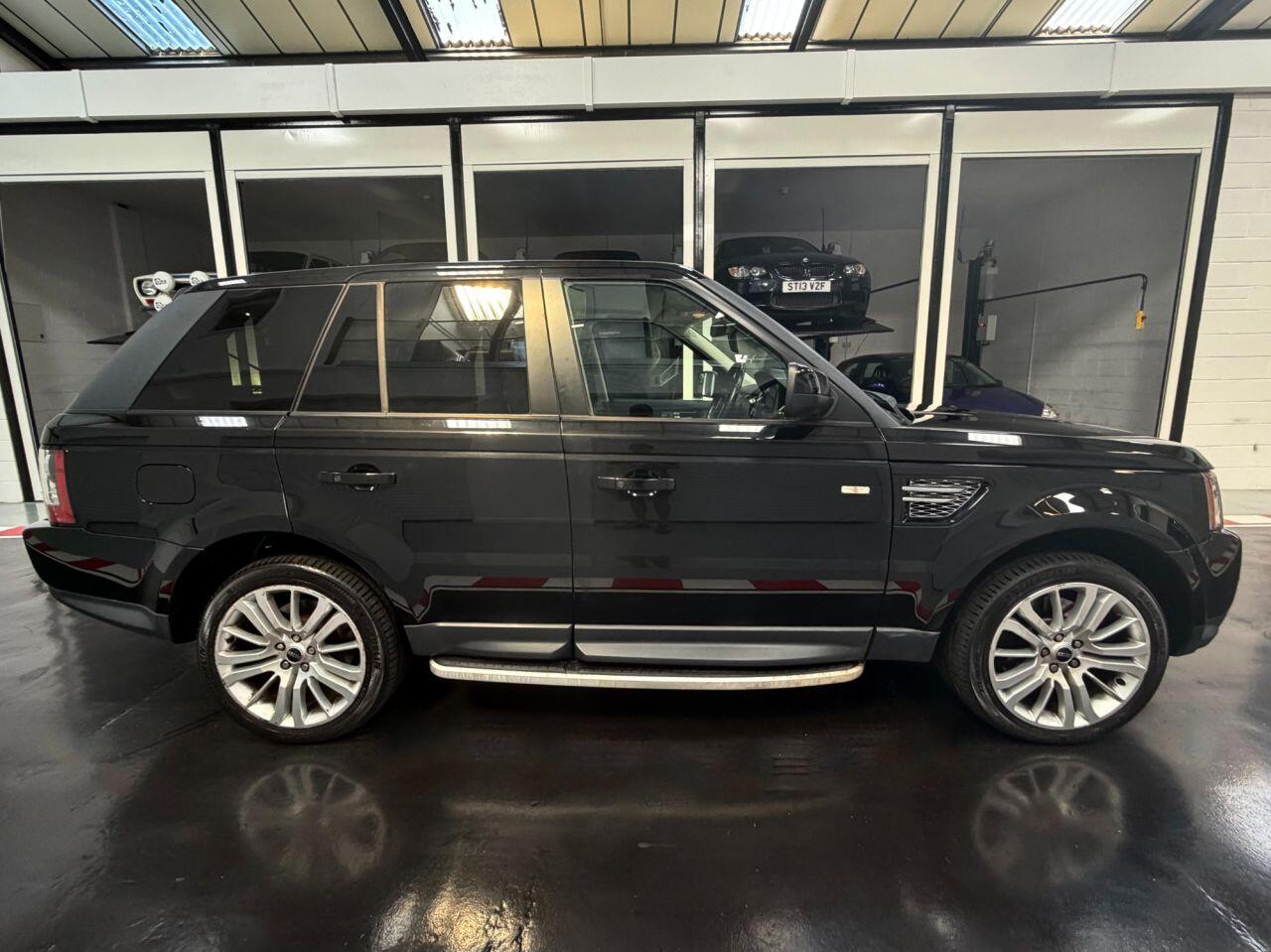 Land Rover Range Rover Sport view 2