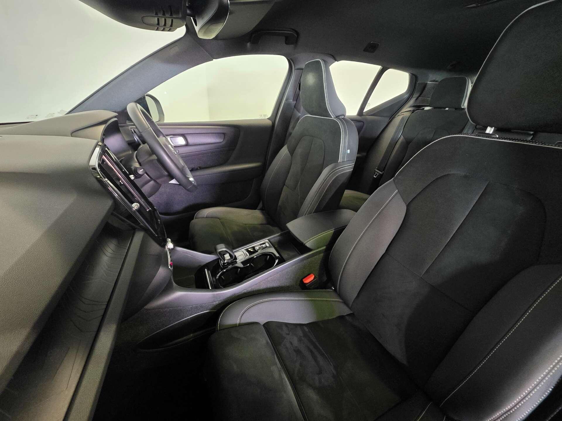 Volvo XC40 view 52