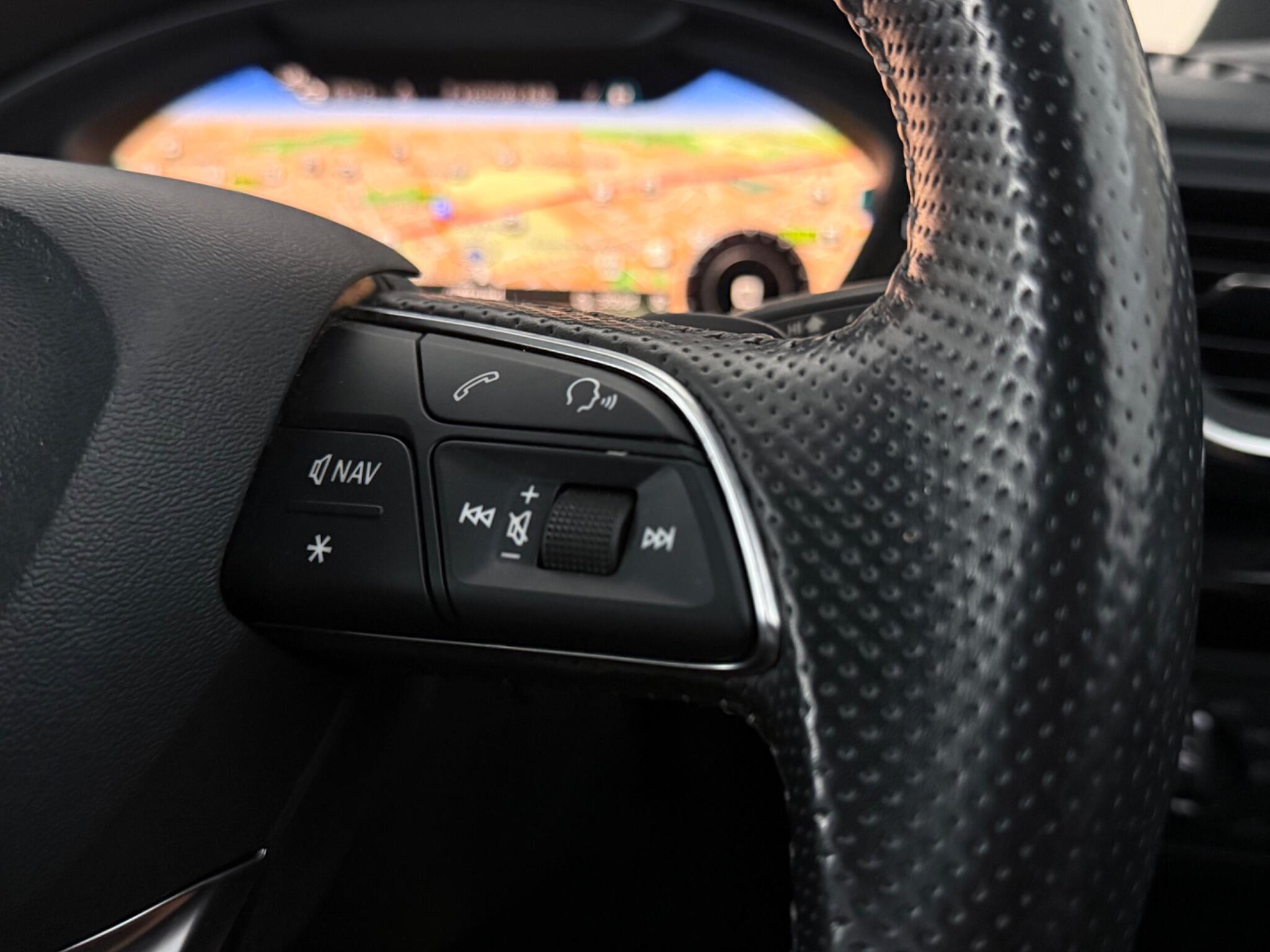 Audi Q5 view 15