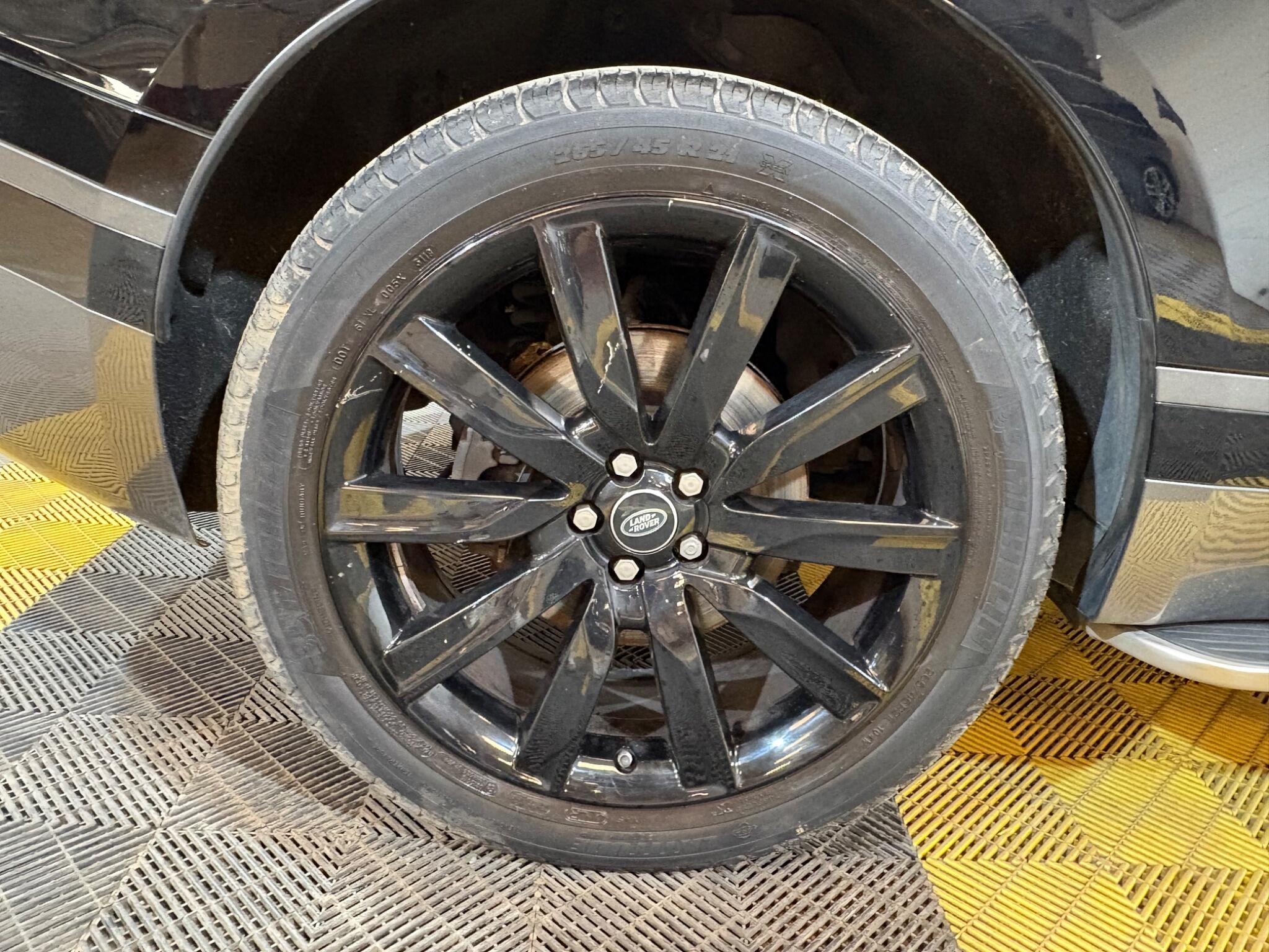 Land Rover Range Rover Velar view 84