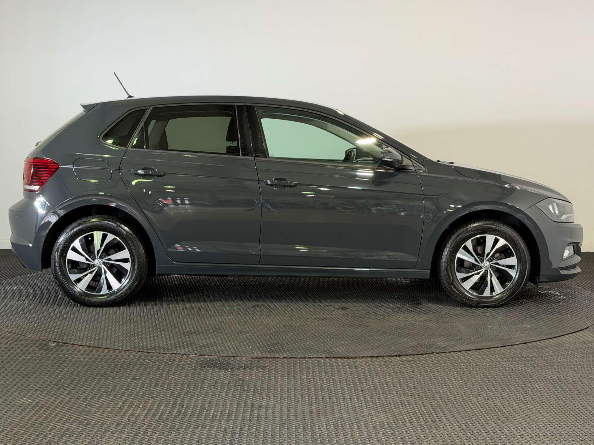 Volkswagen Polo view 8