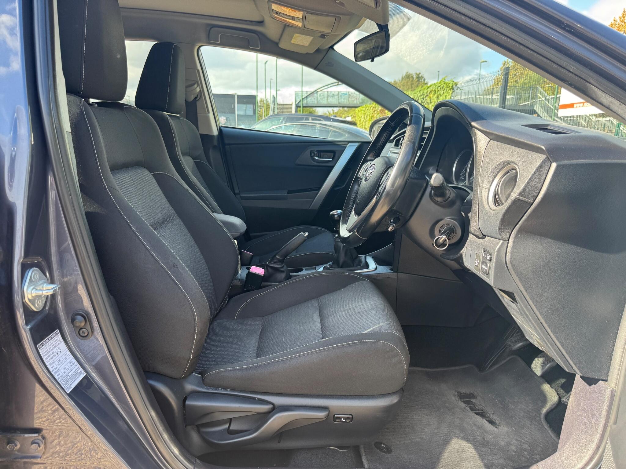 Toyota Auris view 24