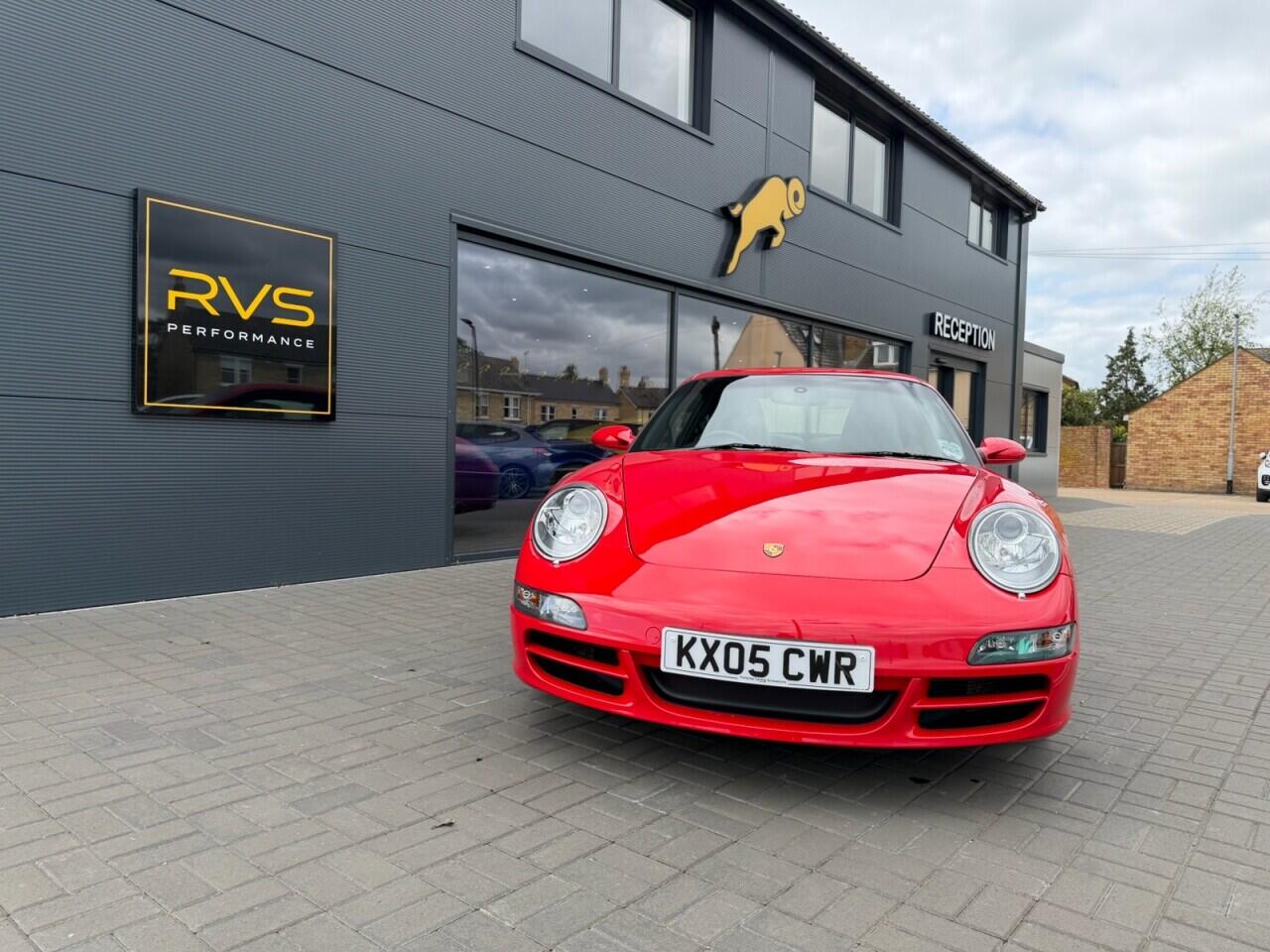 Porsche 911 view 8
