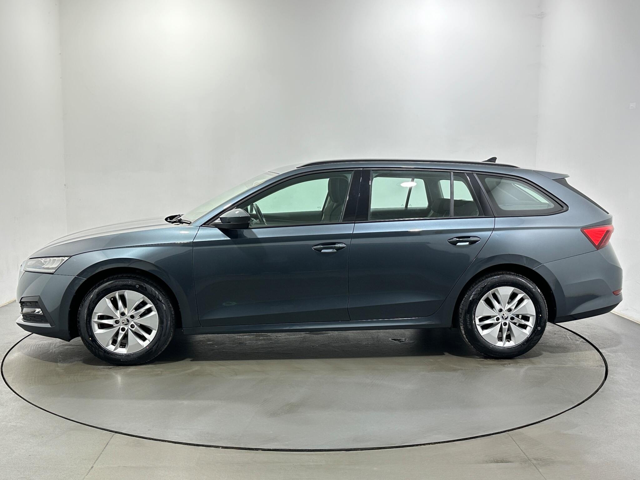 Skoda Octavia view 5