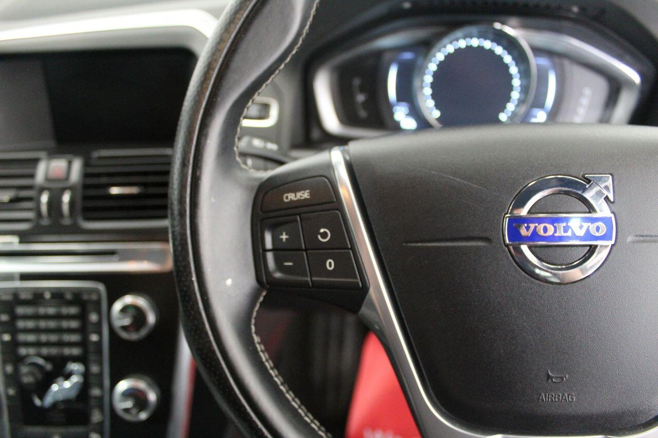 Volvo XC60 view 45