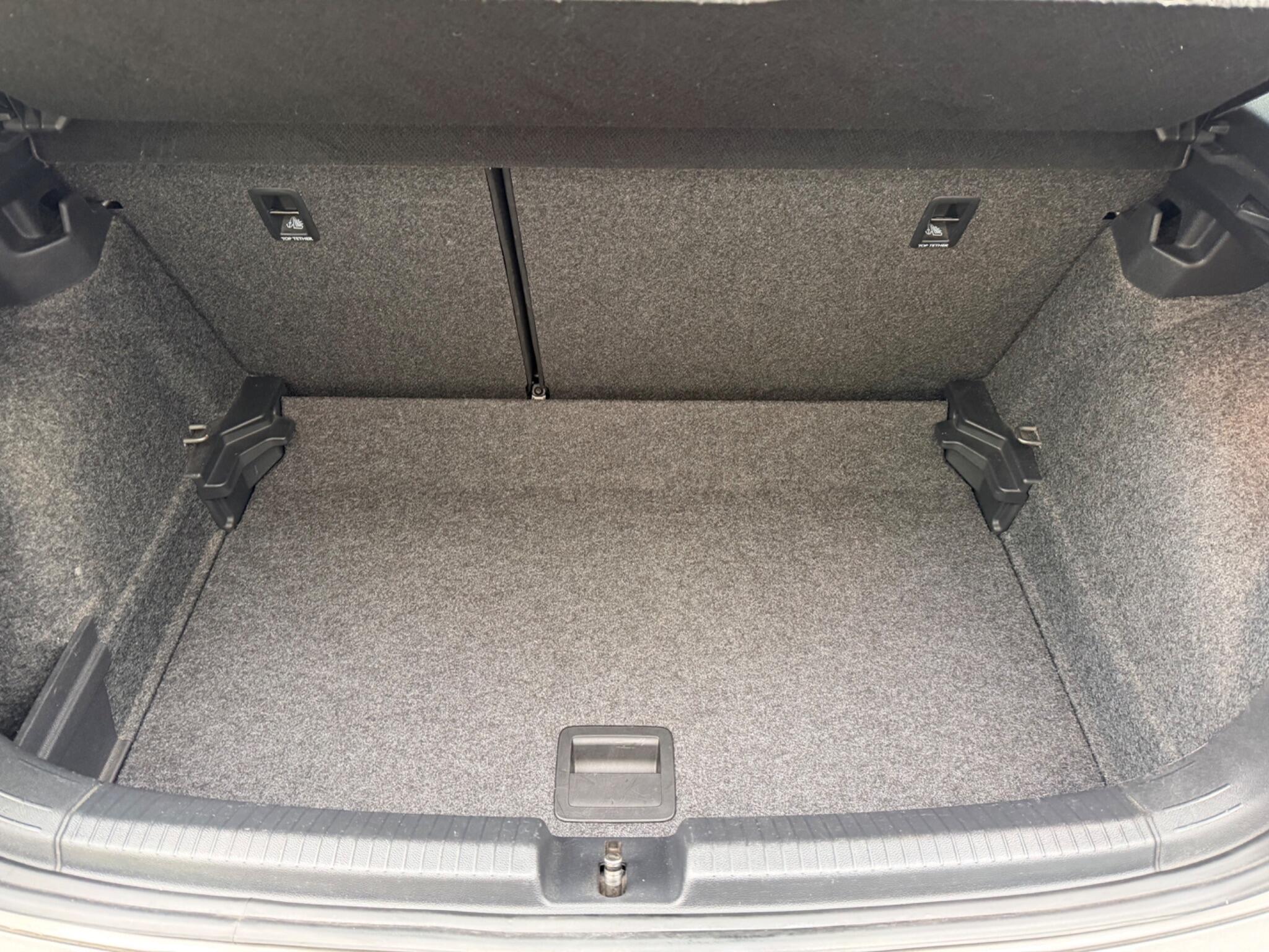 Volkswagen Polo view 19