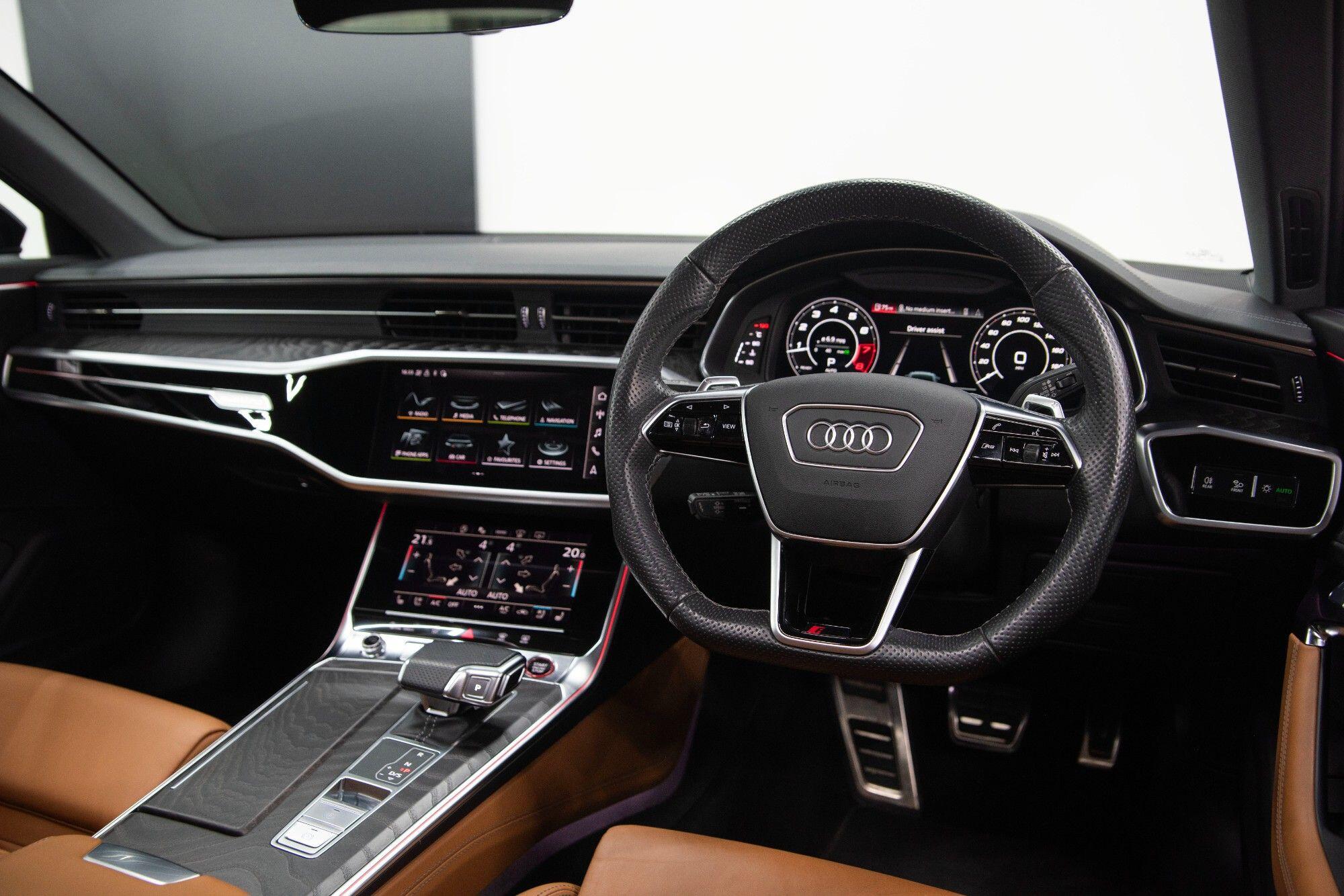 Audi RS6 view 3
