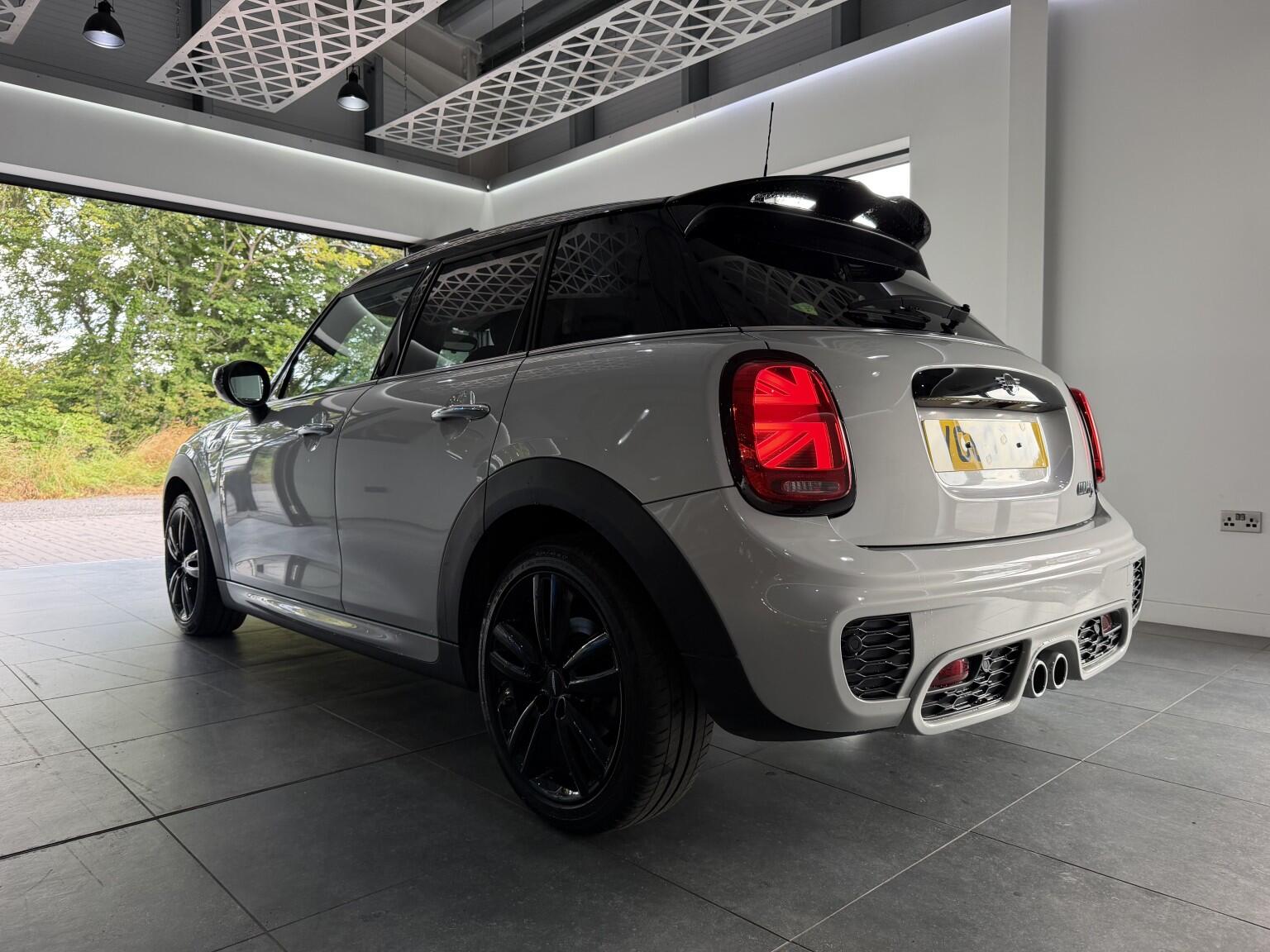 Mini Cooper view 33
