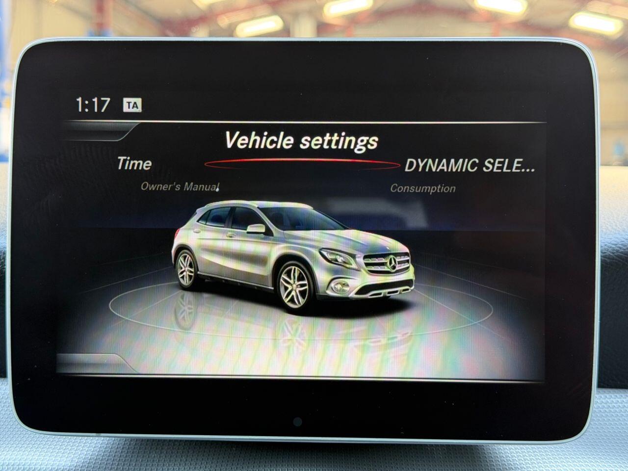 Mercedes-Benz Gla view 38