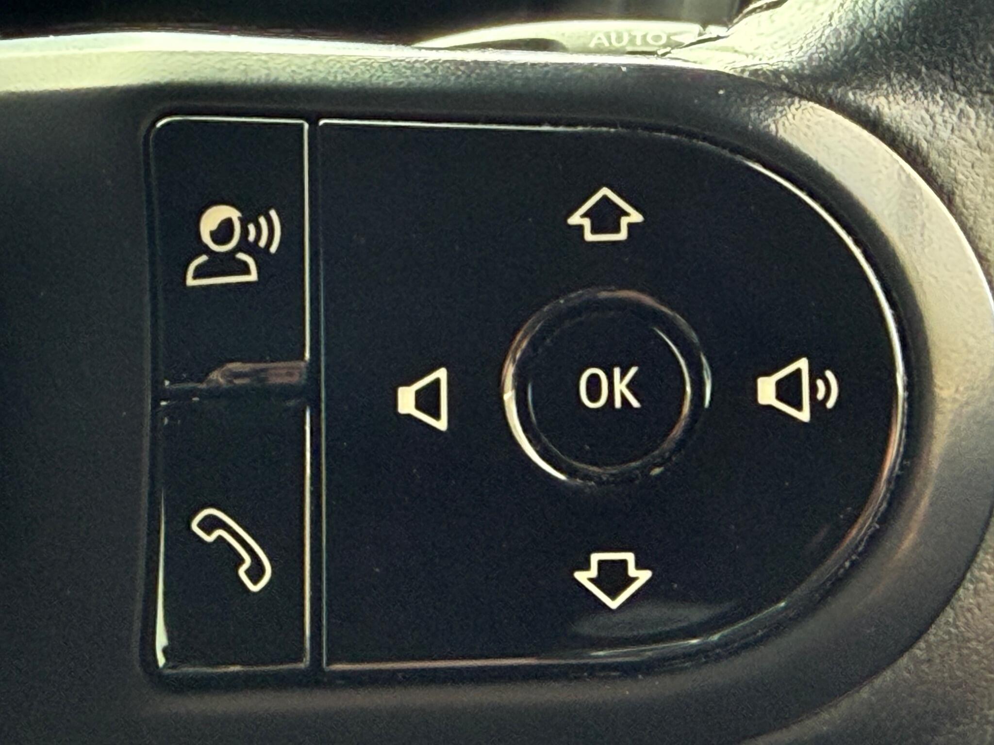 Mini Hatch view 30