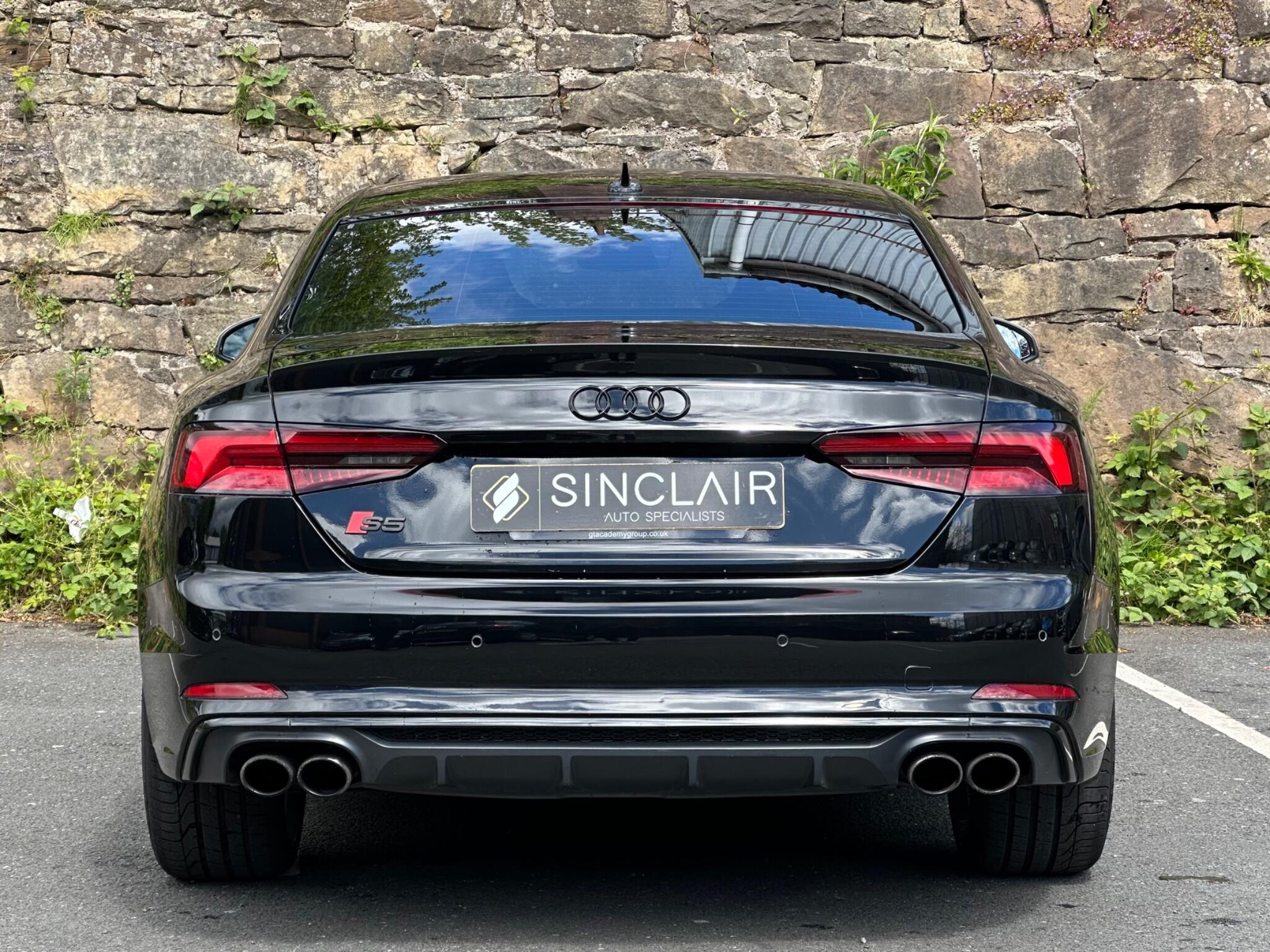 Audi S5 view 8
