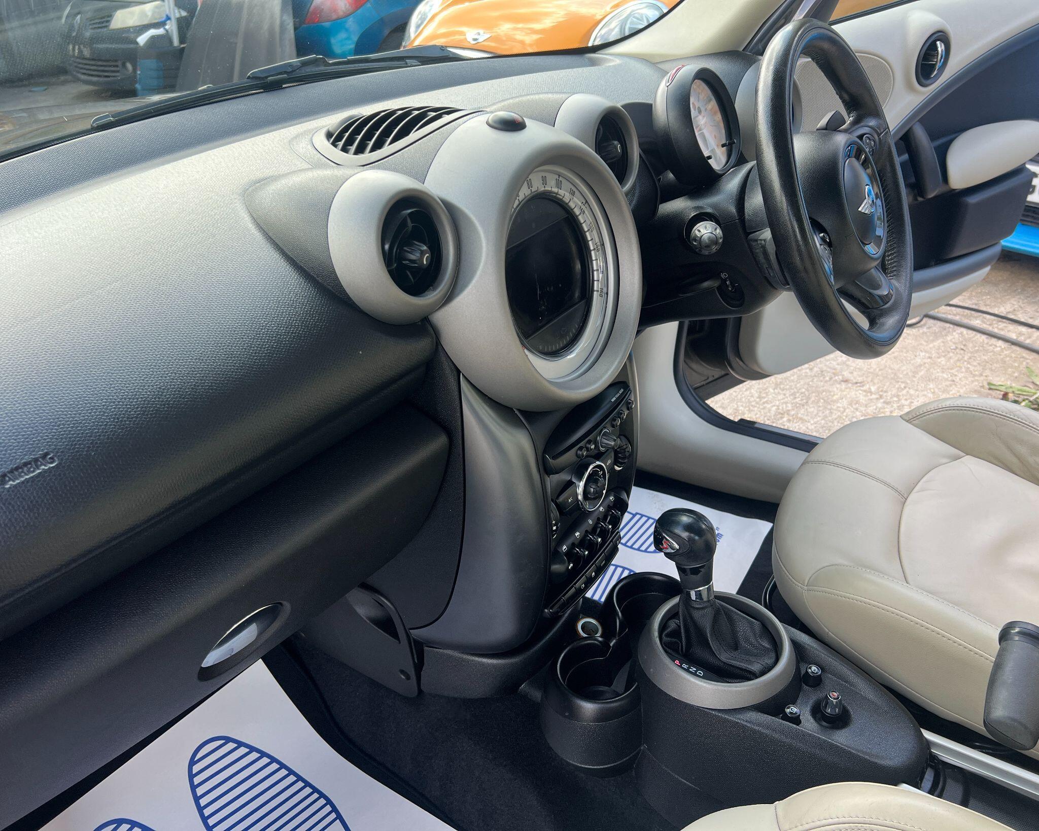 Mini Countryman view 9