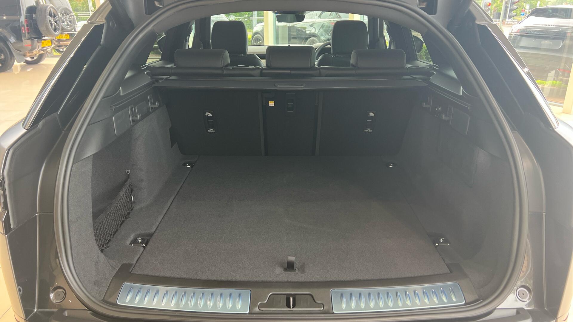 Land Rover Range Rover Velar view 15