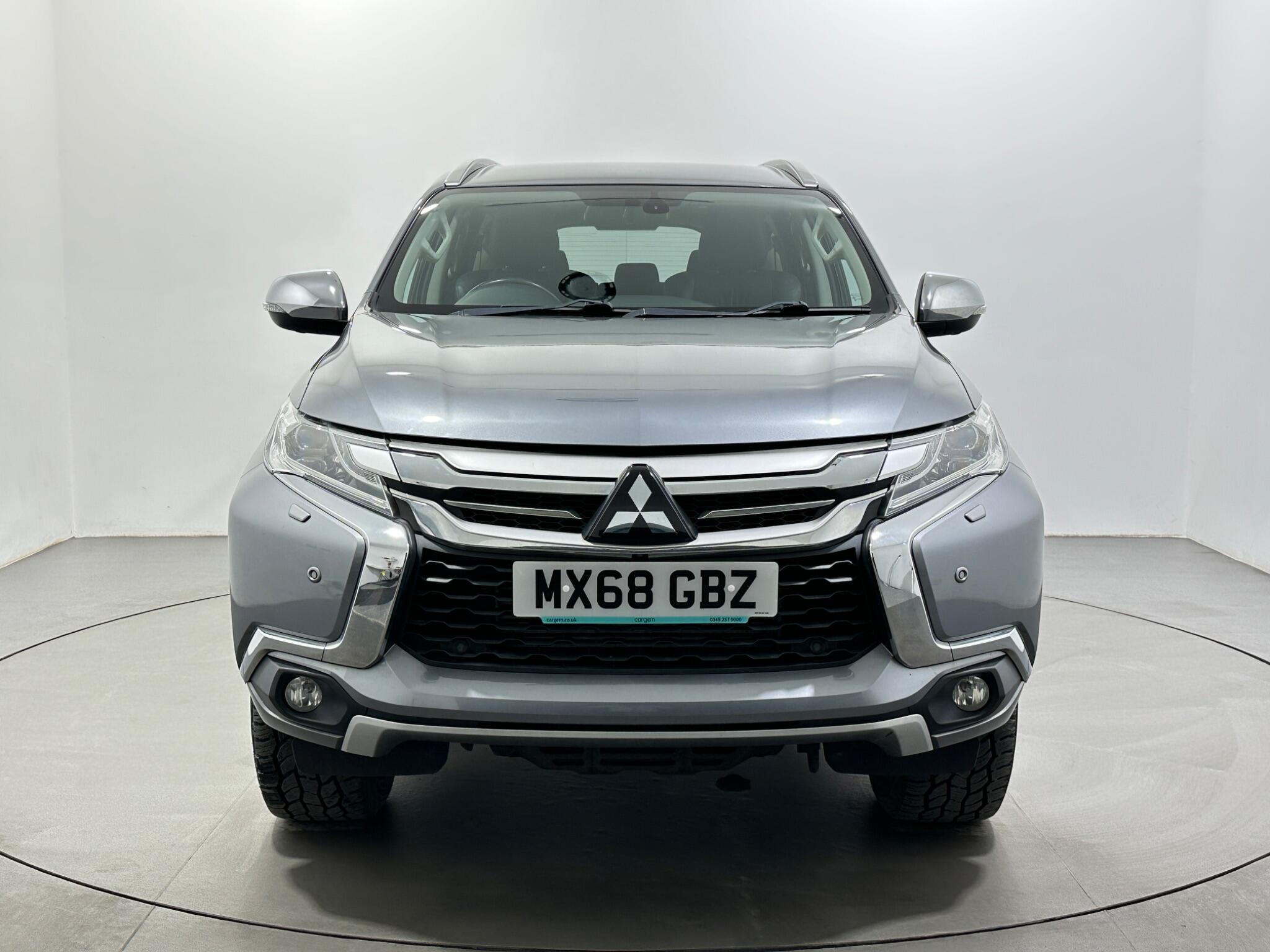 Mitsubishi Shogun Sport view 3