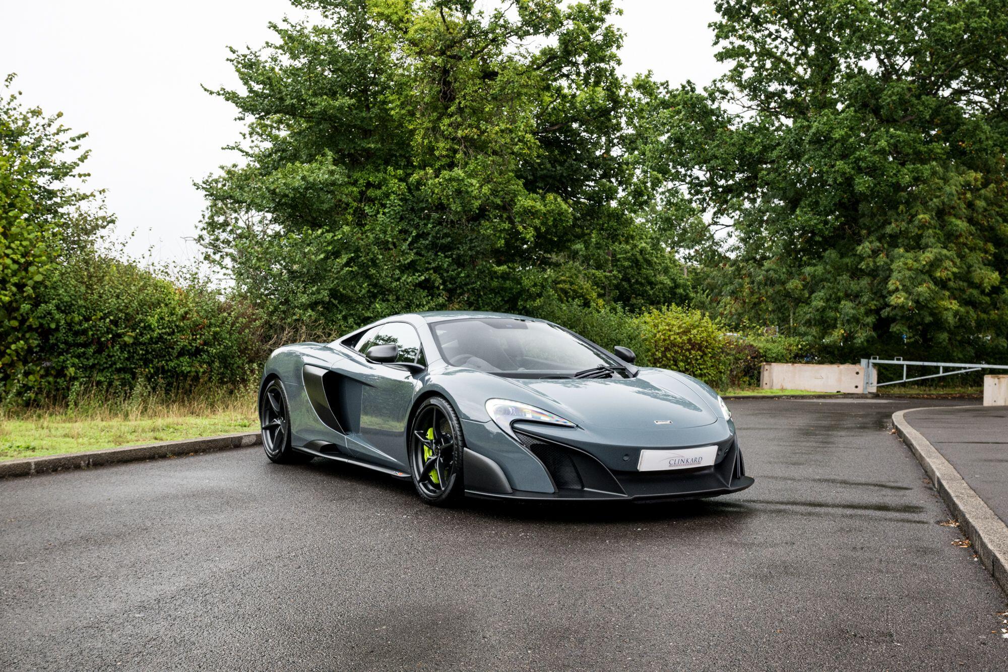 McLaren 675LT view 7