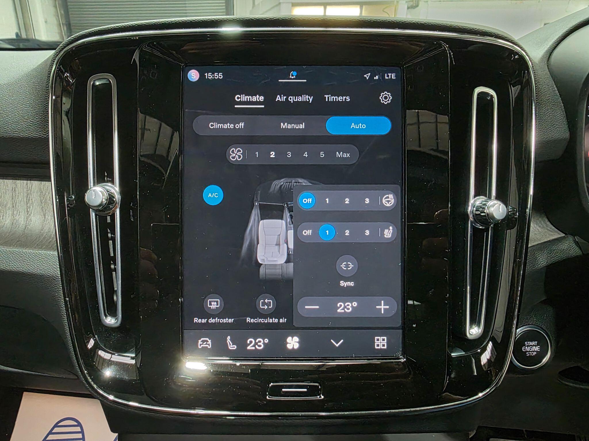 Volvo XC40 view 10