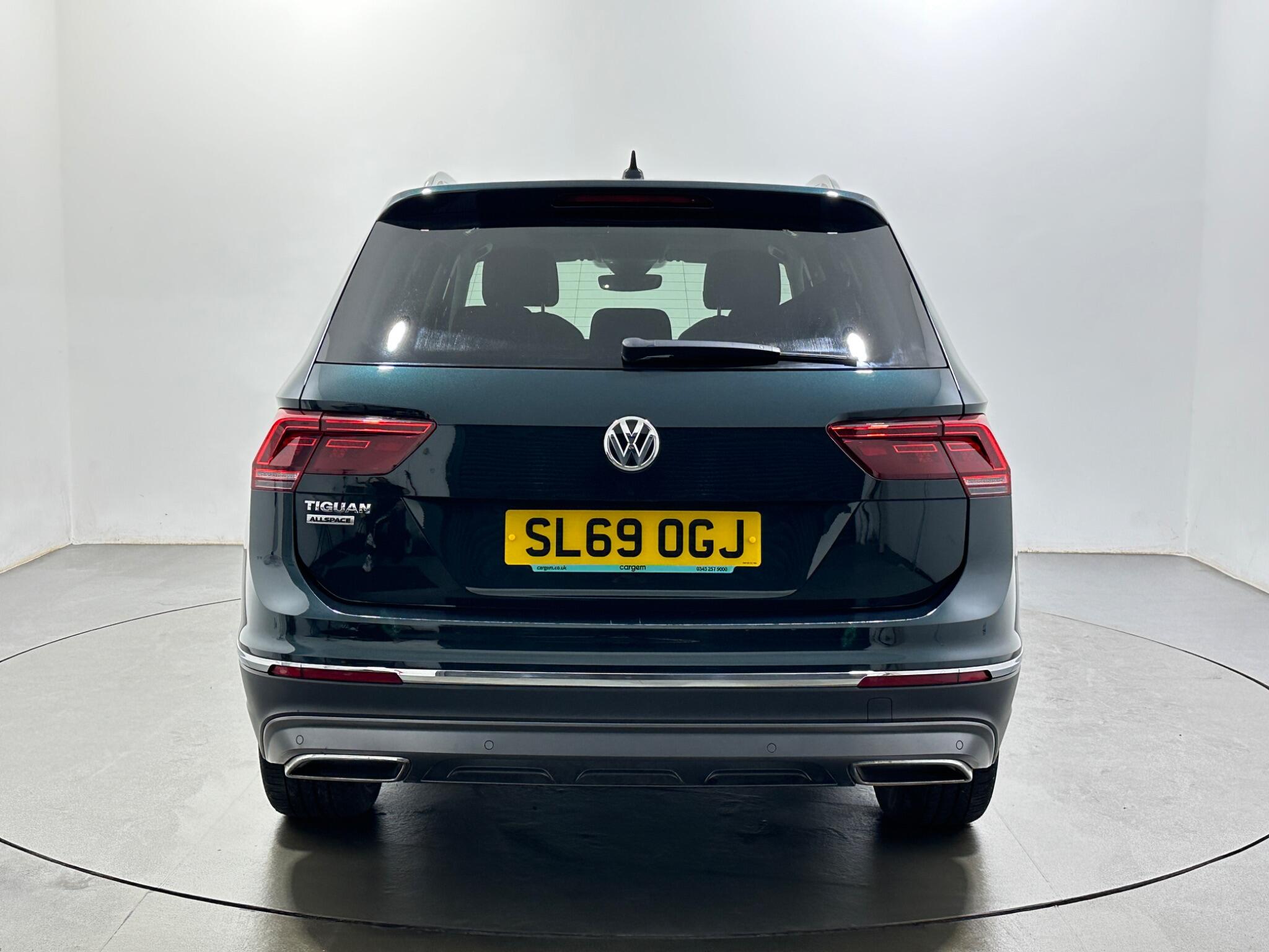 Volkswagen Tiguan Allspace view 7