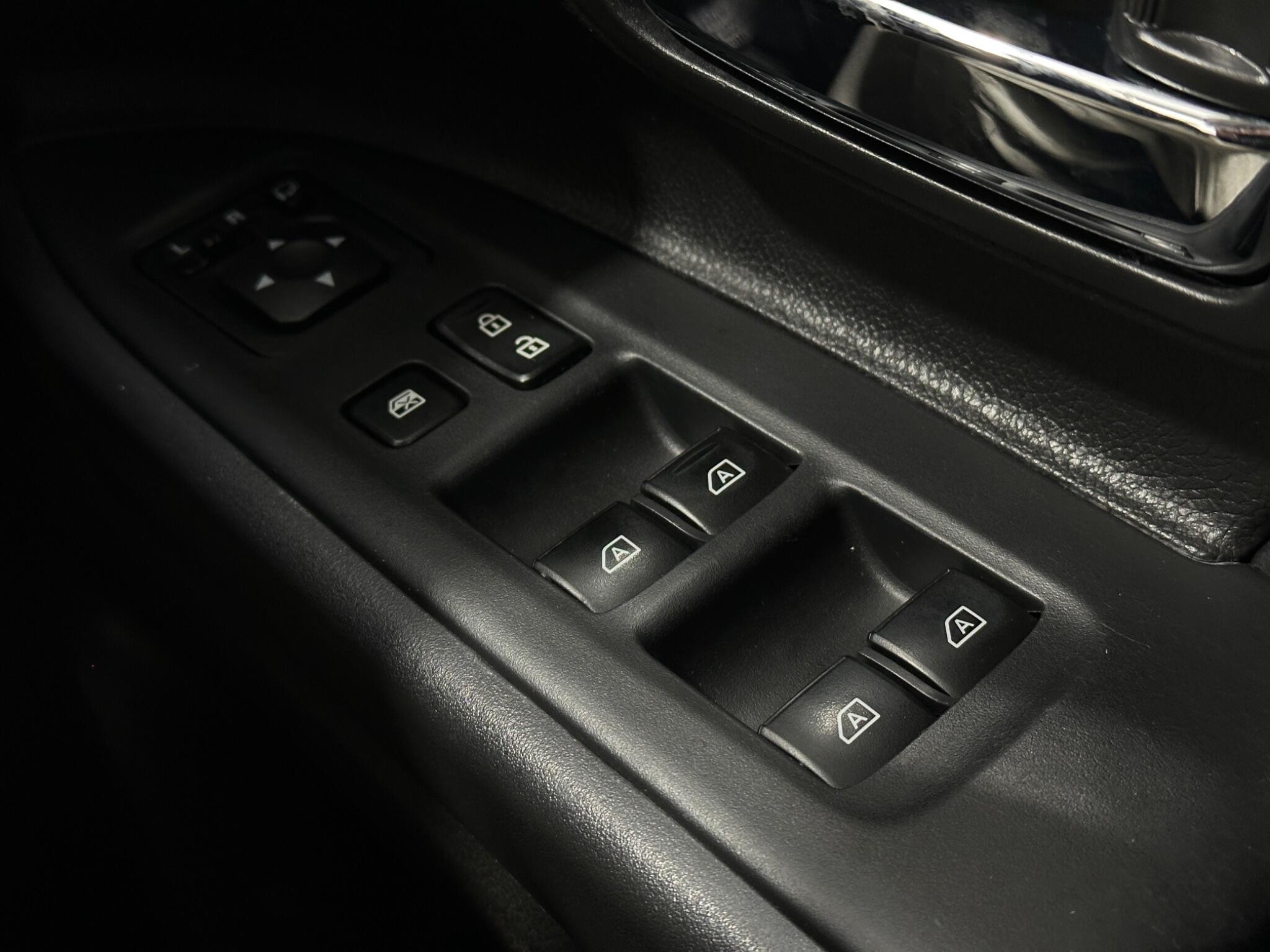 Mitsubishi Outlander view 18