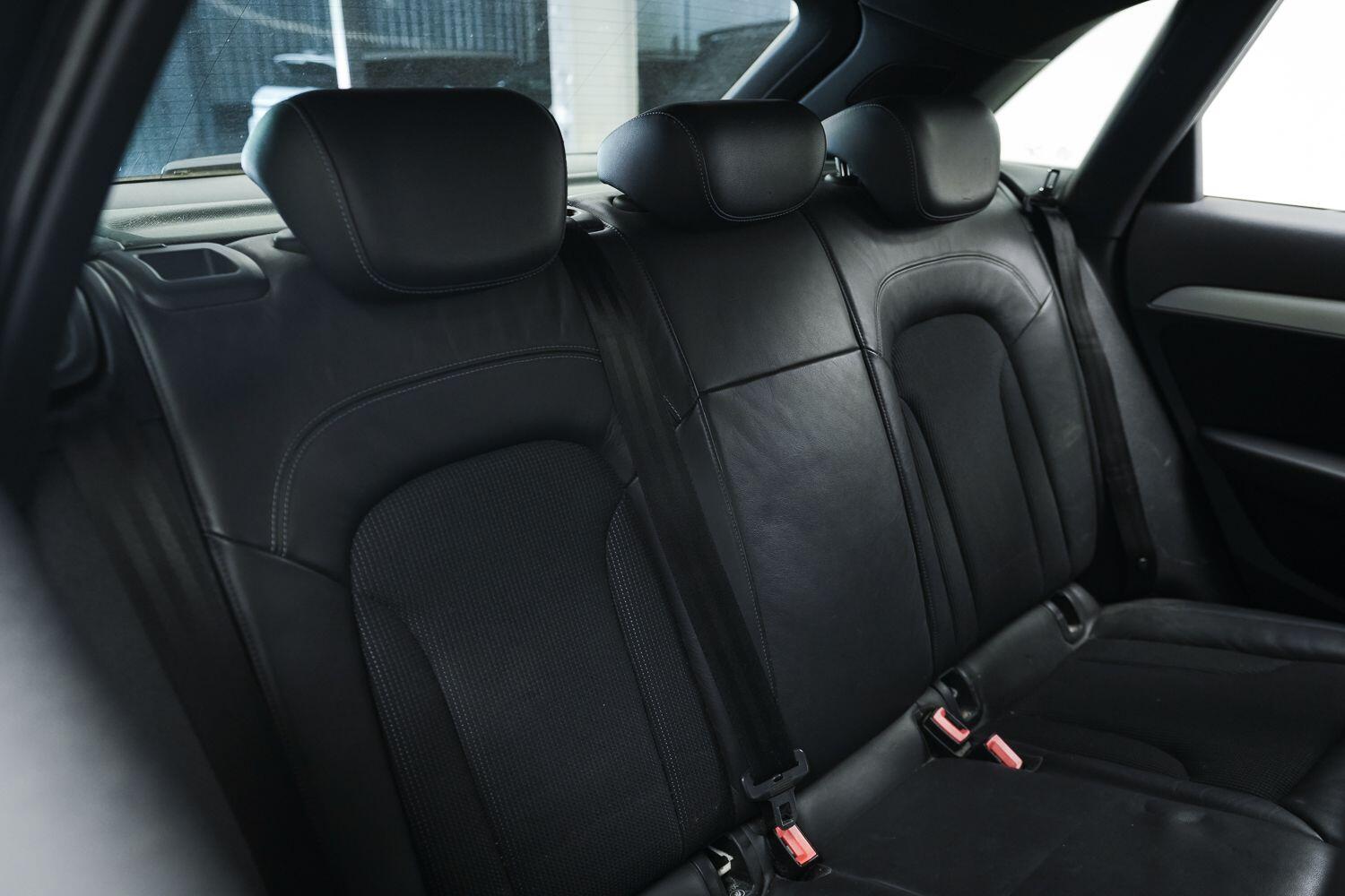 Audi Q3 view 13