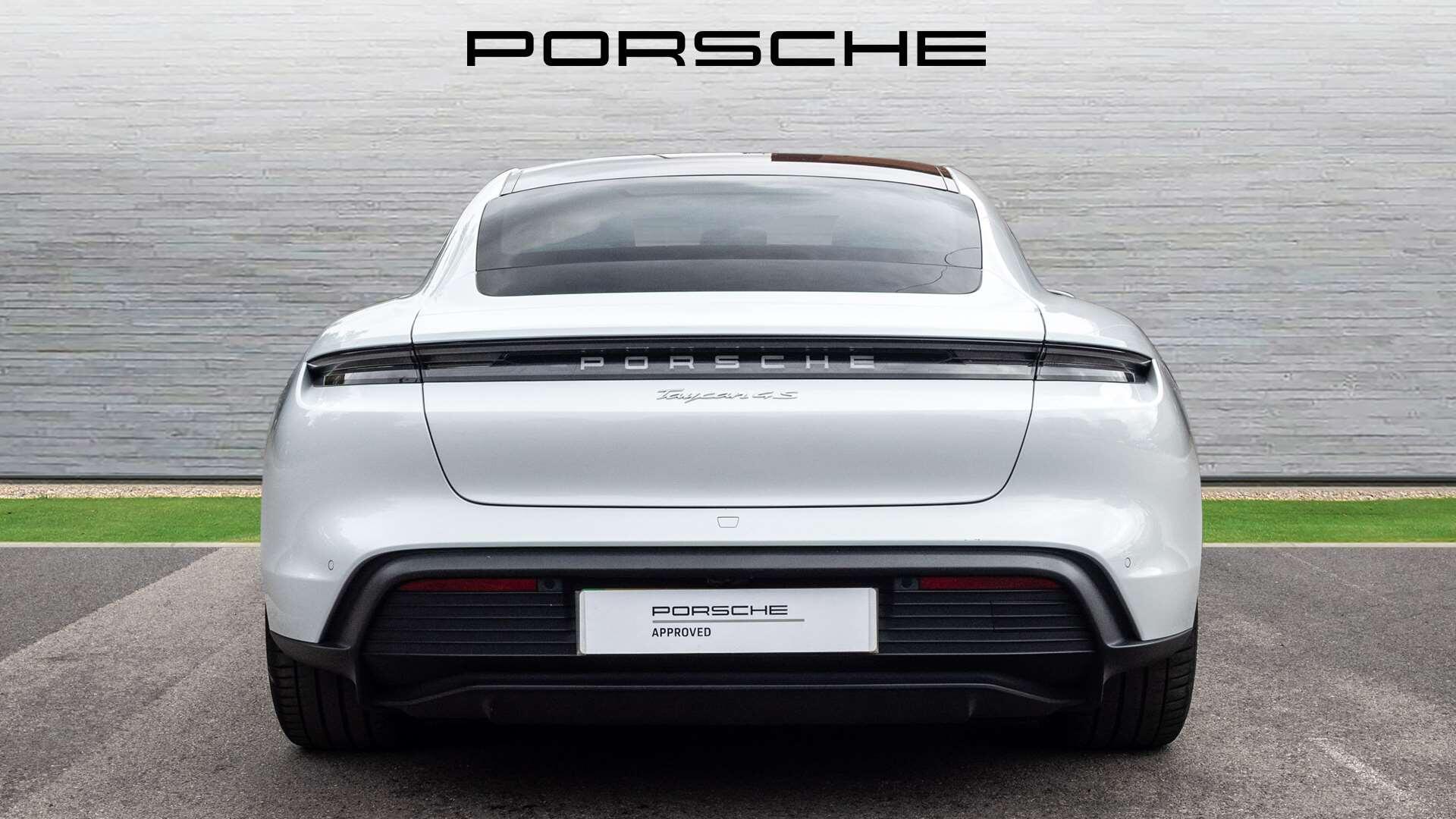 Porsche Taycan view 10