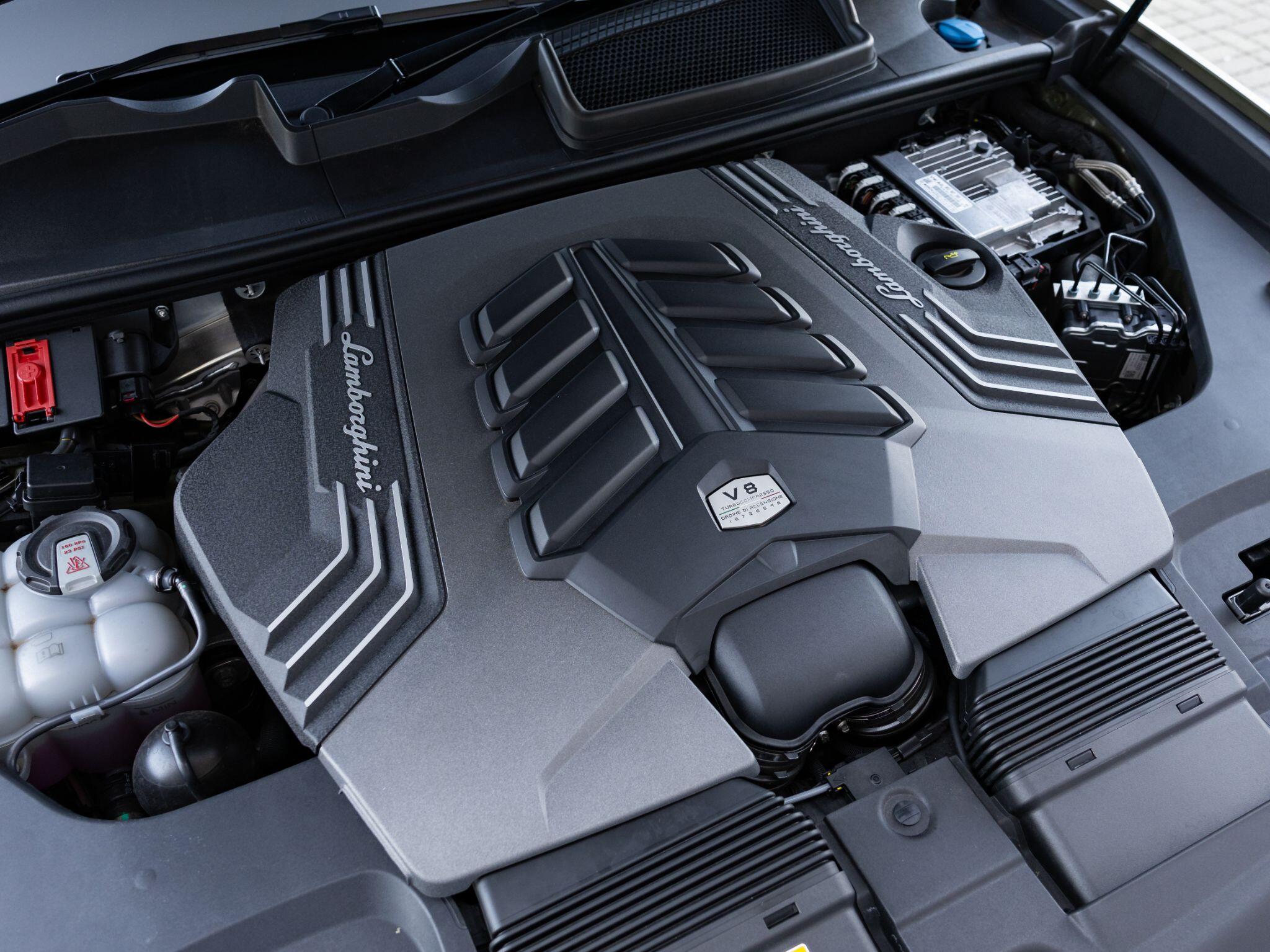 Lamborghini Urus view 40
