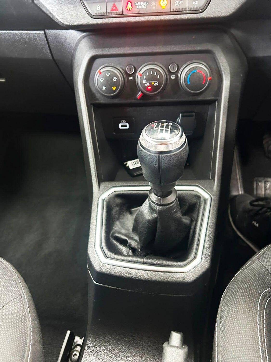 Dacia Sandero view 17