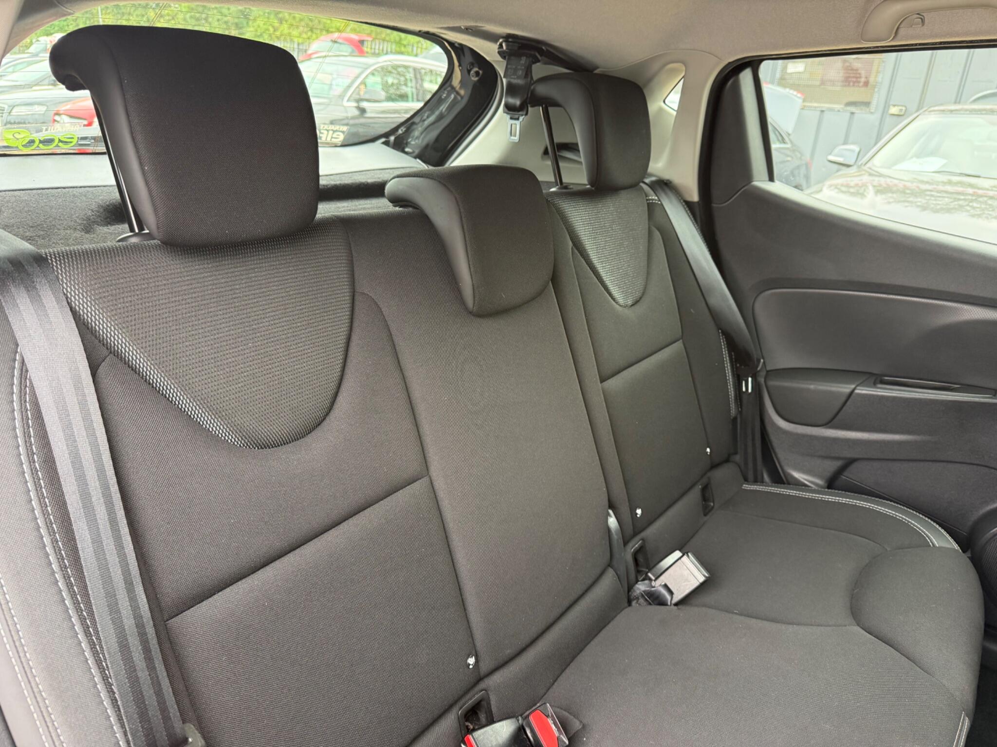 Renault Clio view 25