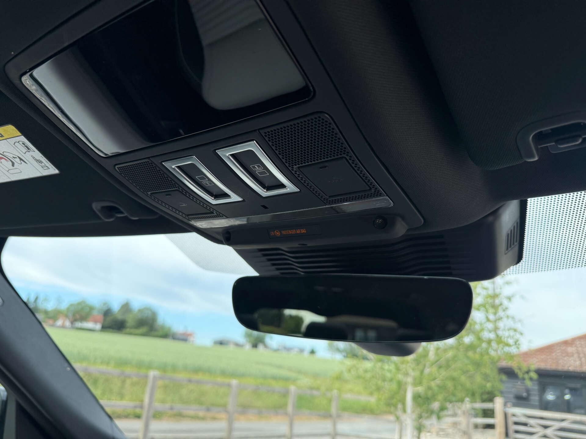 Land Rover Discovery view 29