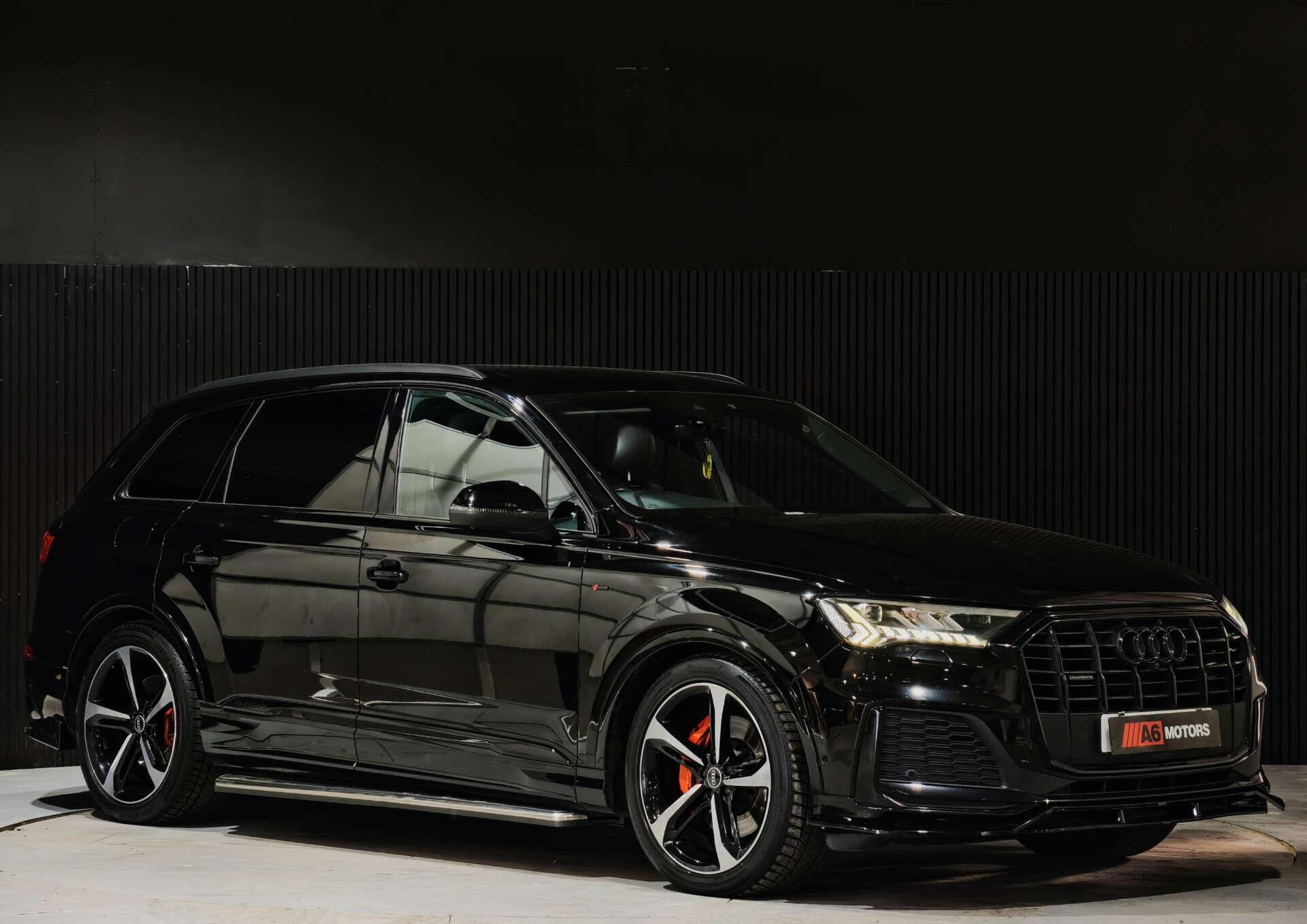 Audi Q7 view 2