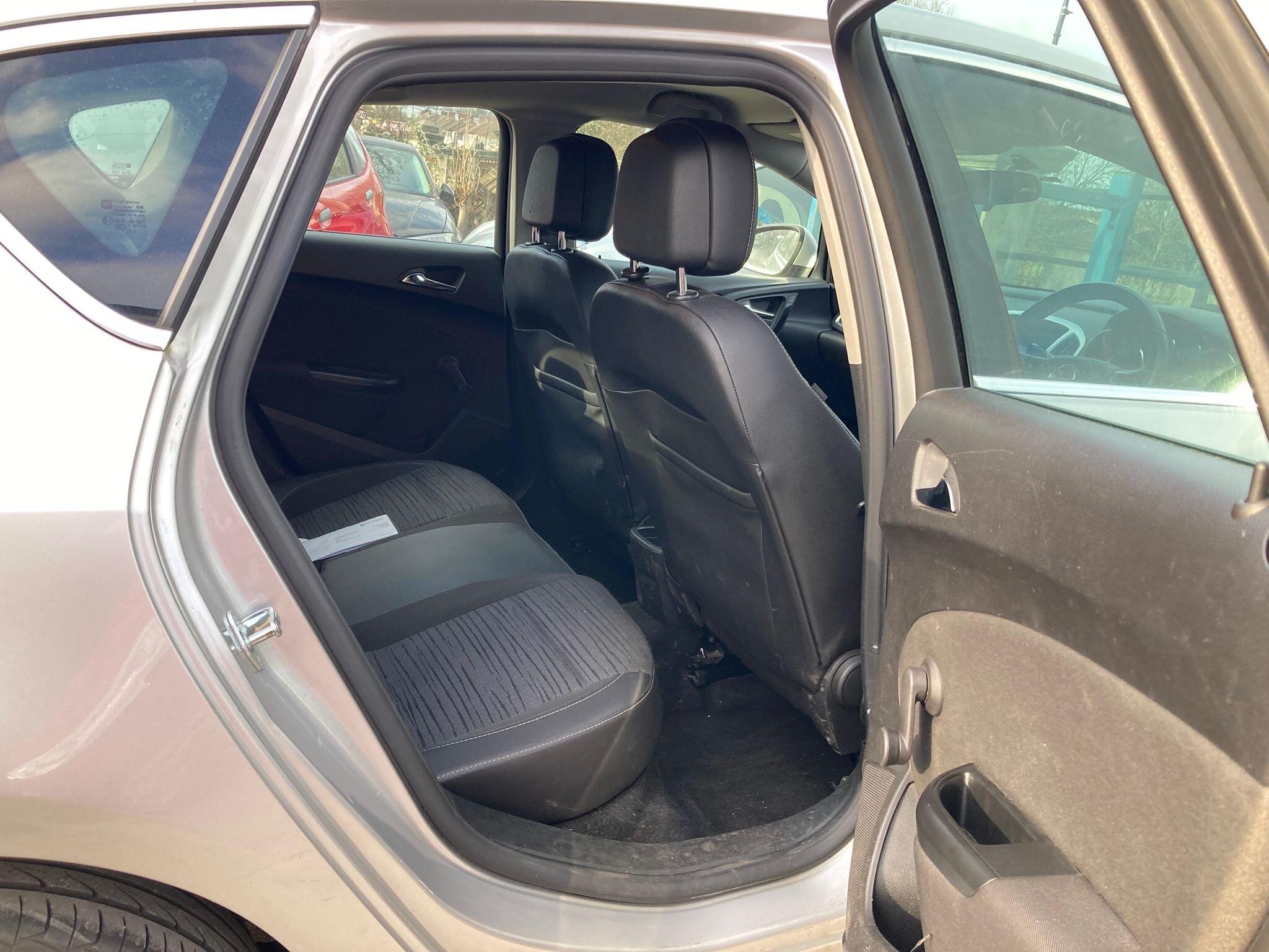 Vauxhall Astra view 9
